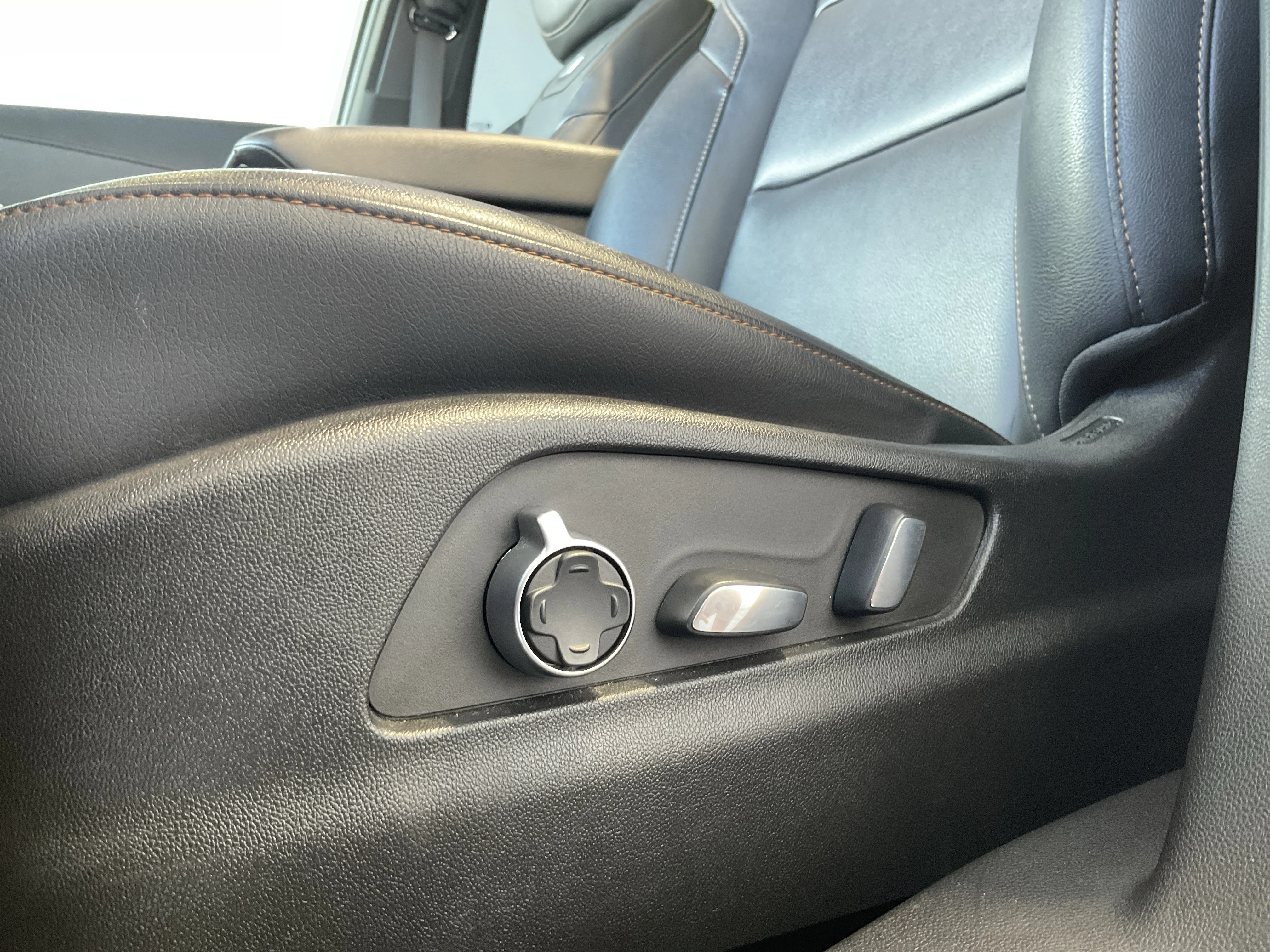 Interior 5