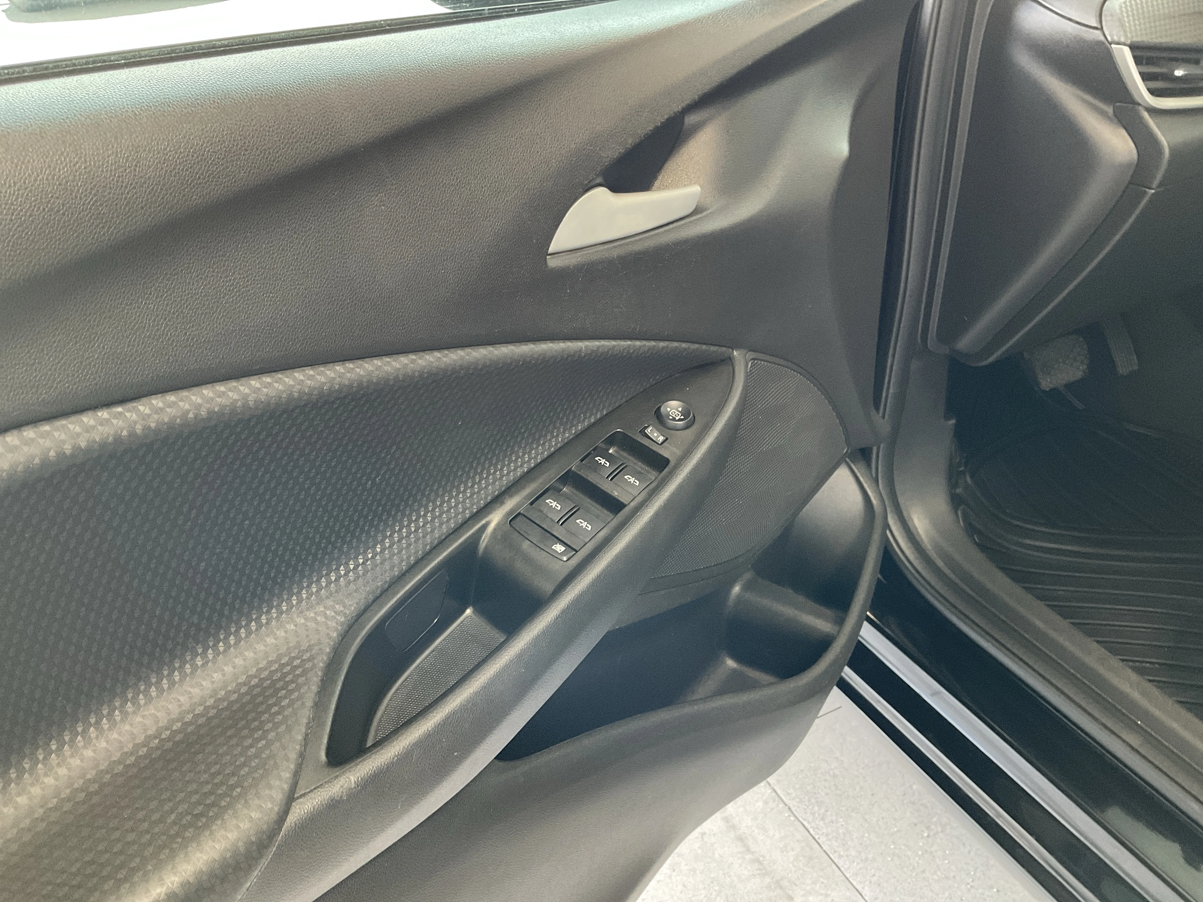 Interior 5