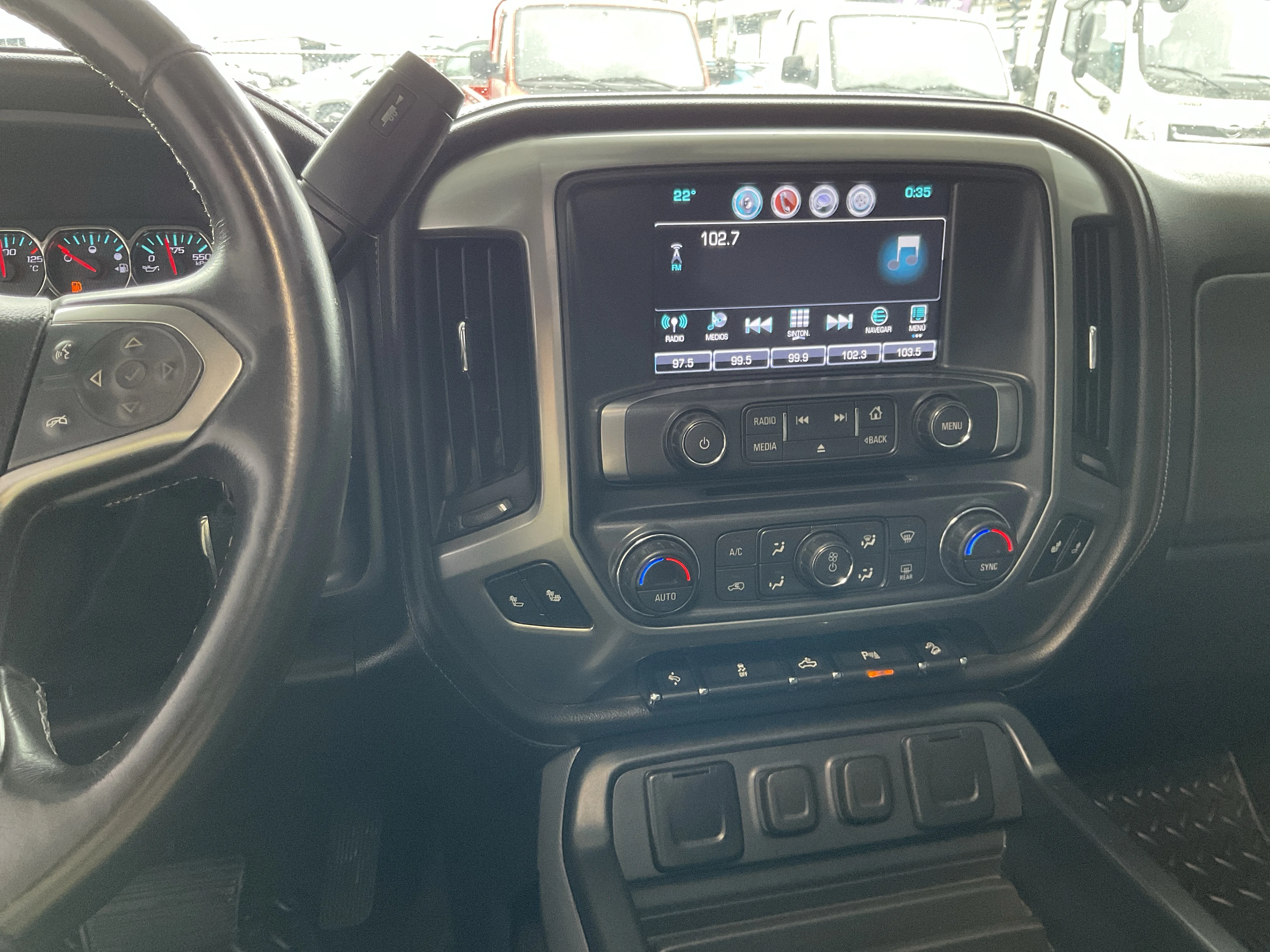 Interior 8