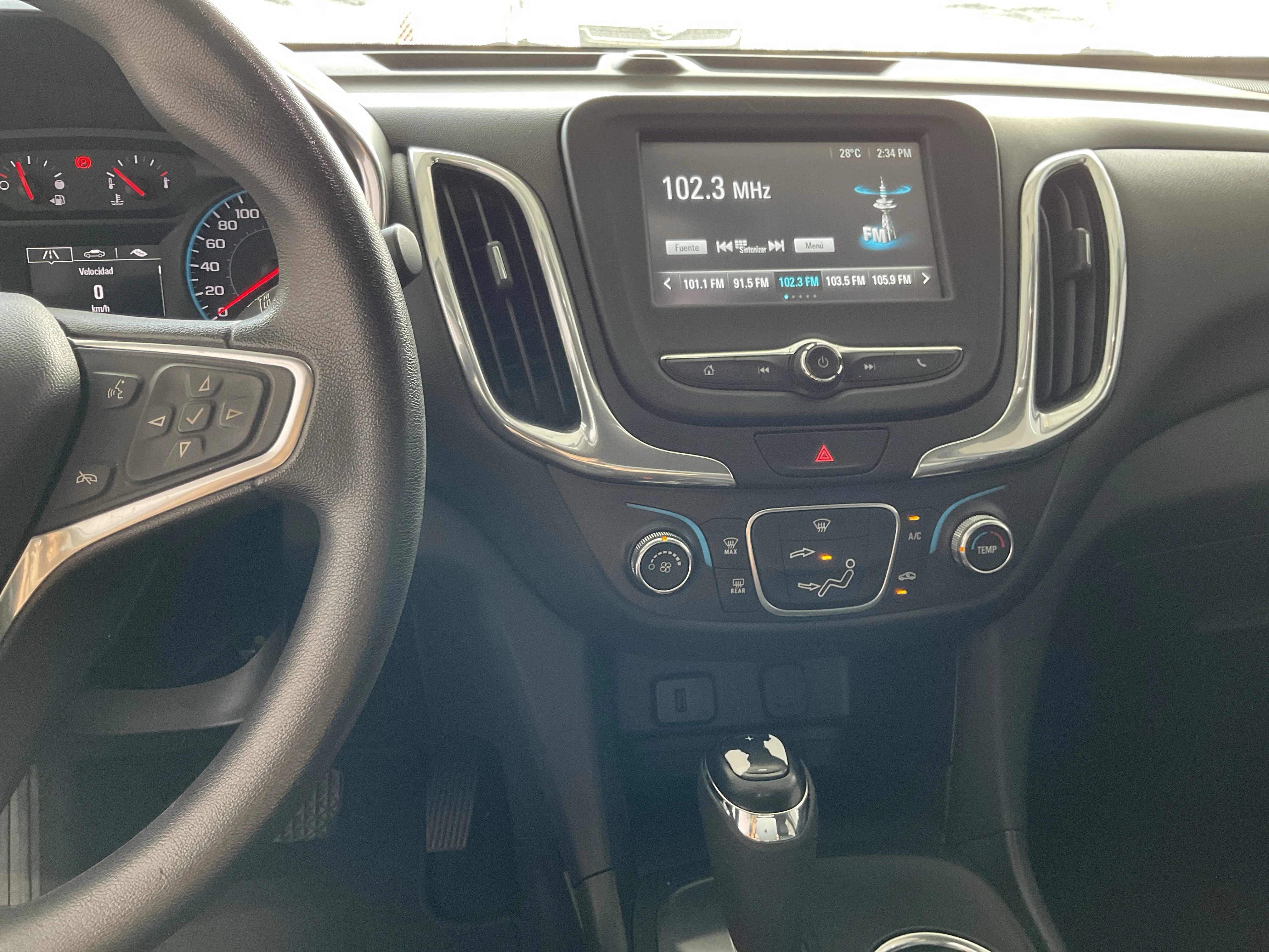 Interior 8