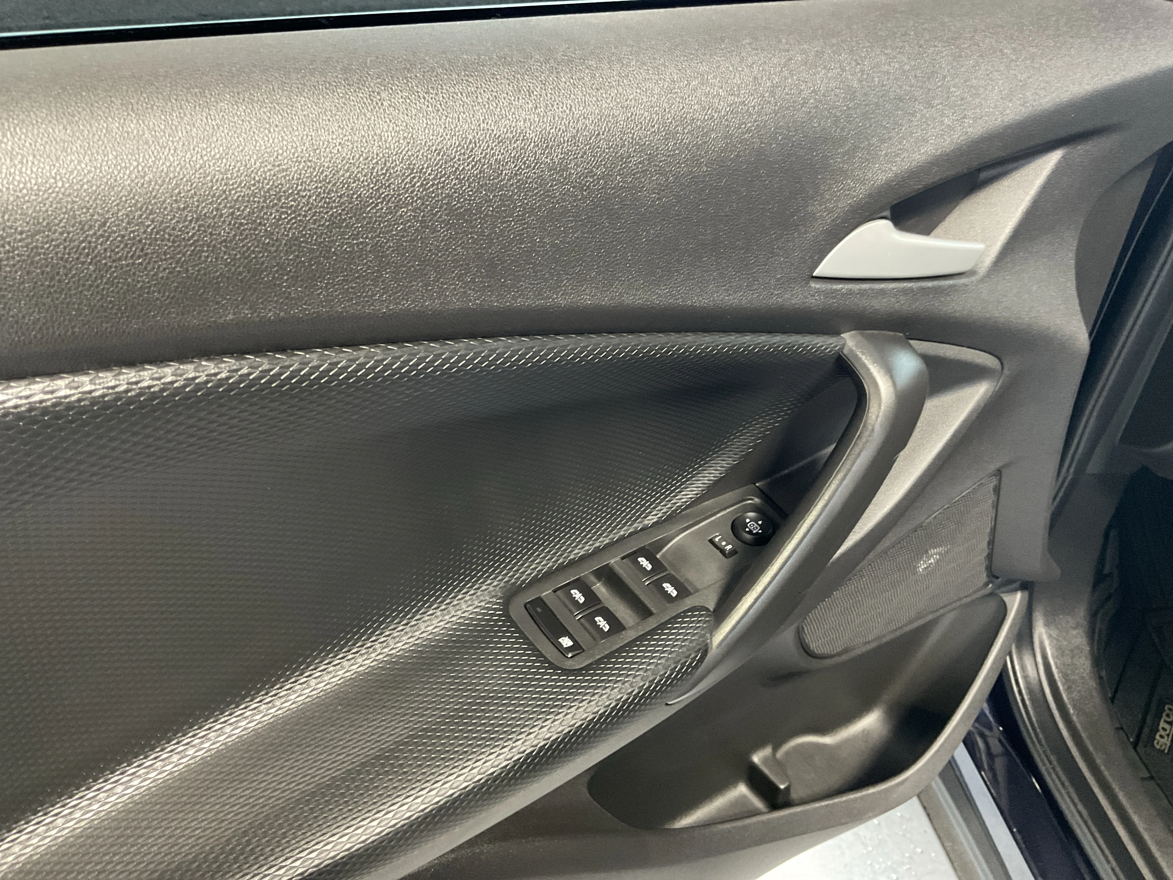 Interior 5
