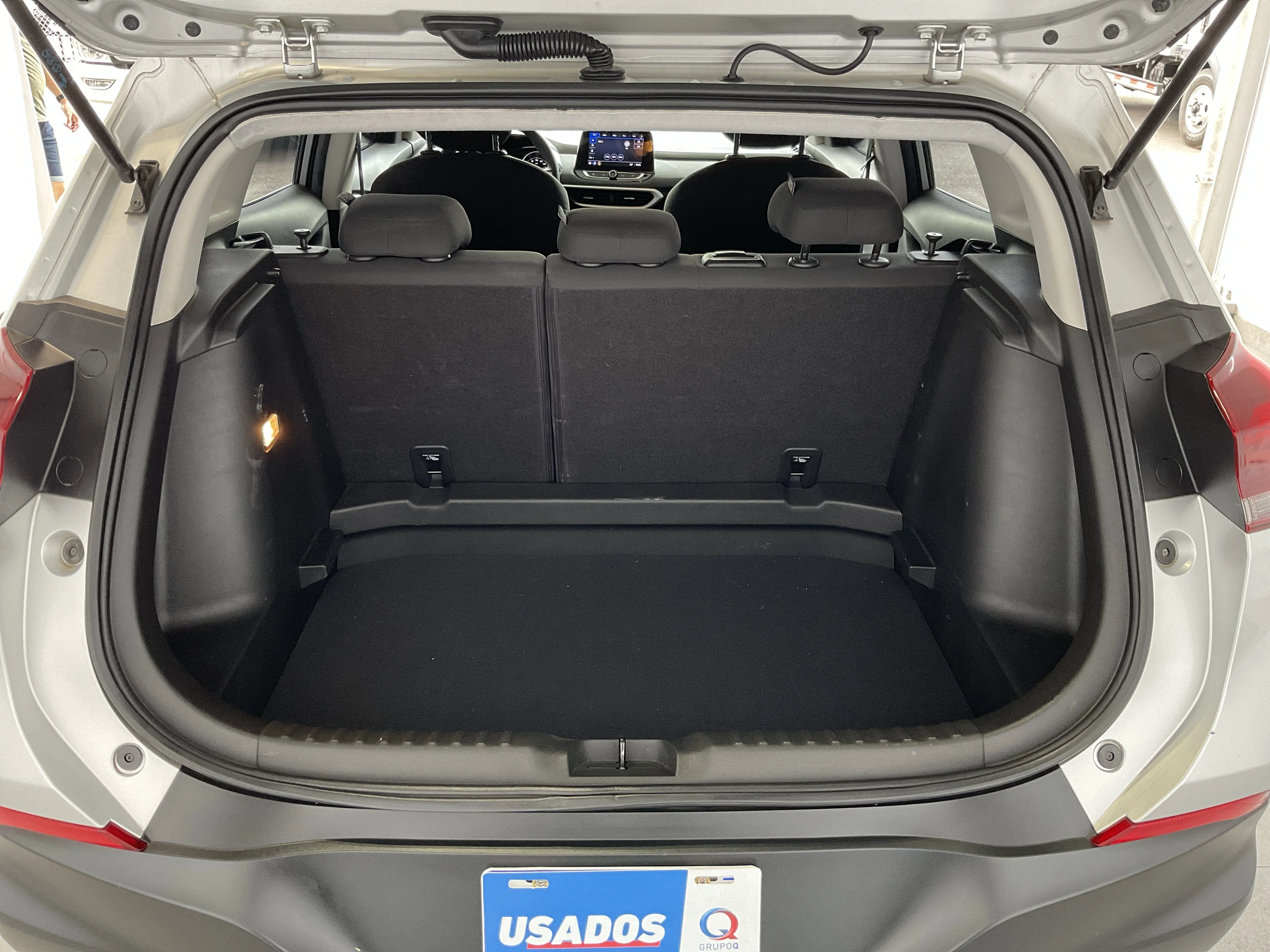 Interior 4