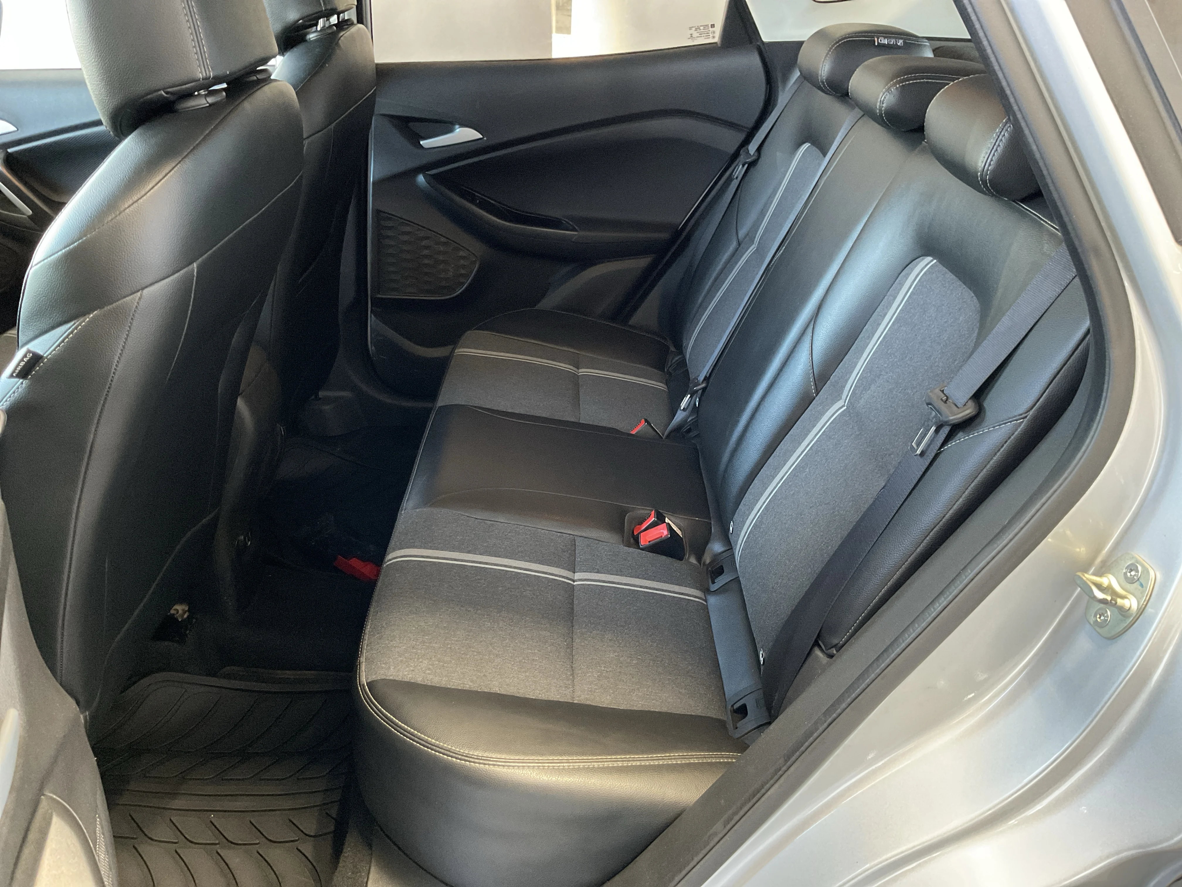 Interior 3