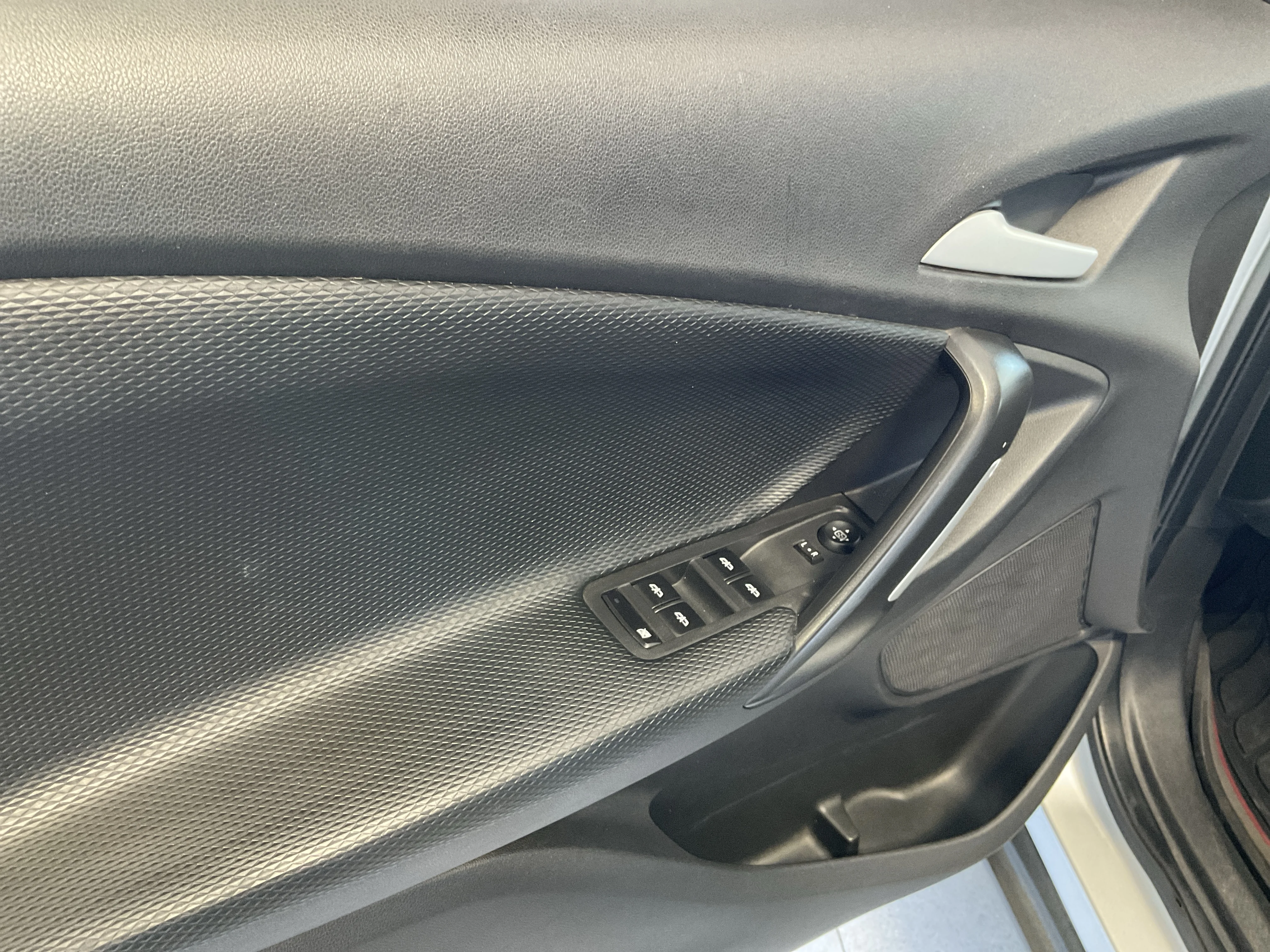 Interior 5