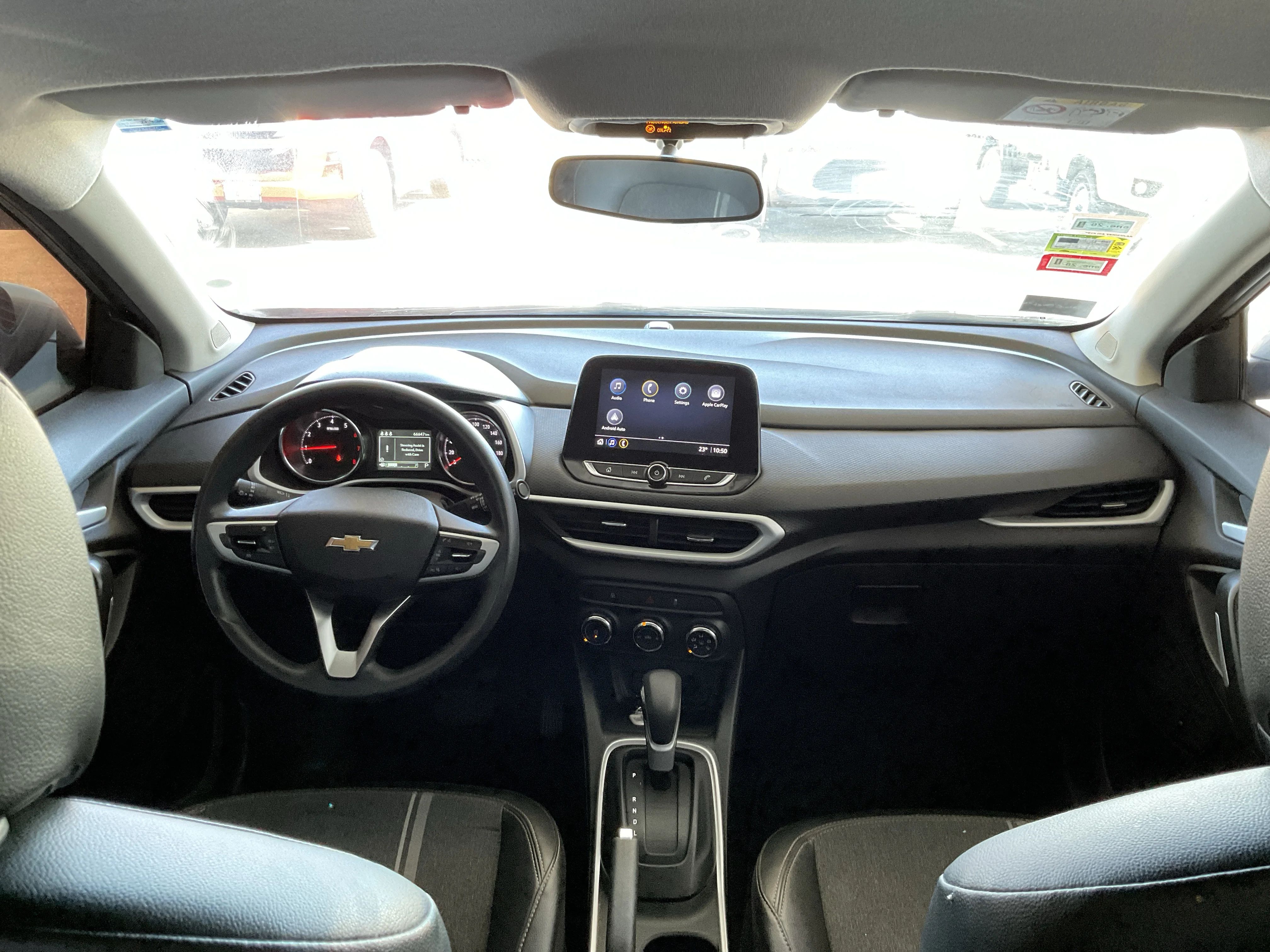 Interior 9