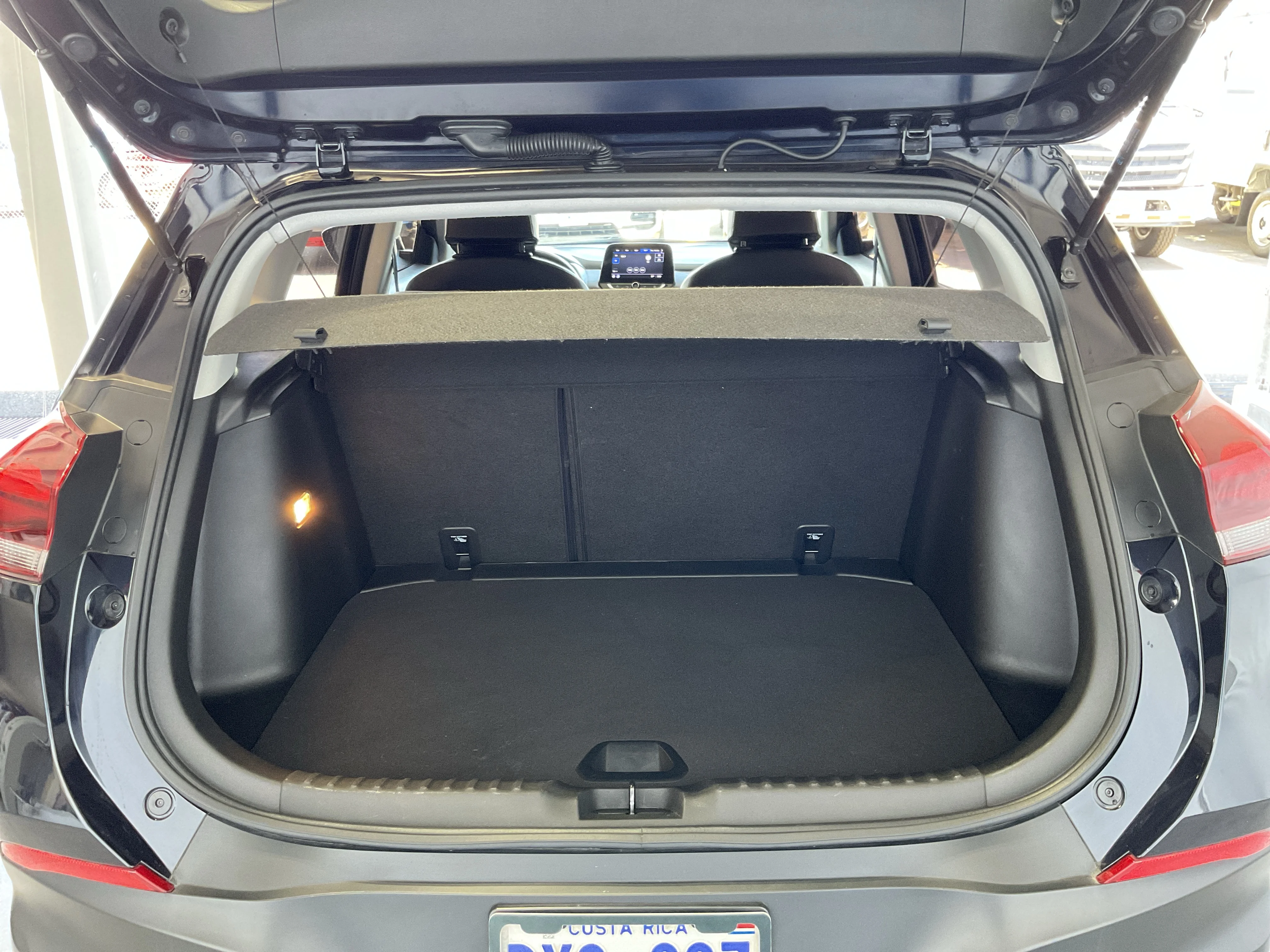 Interior 4