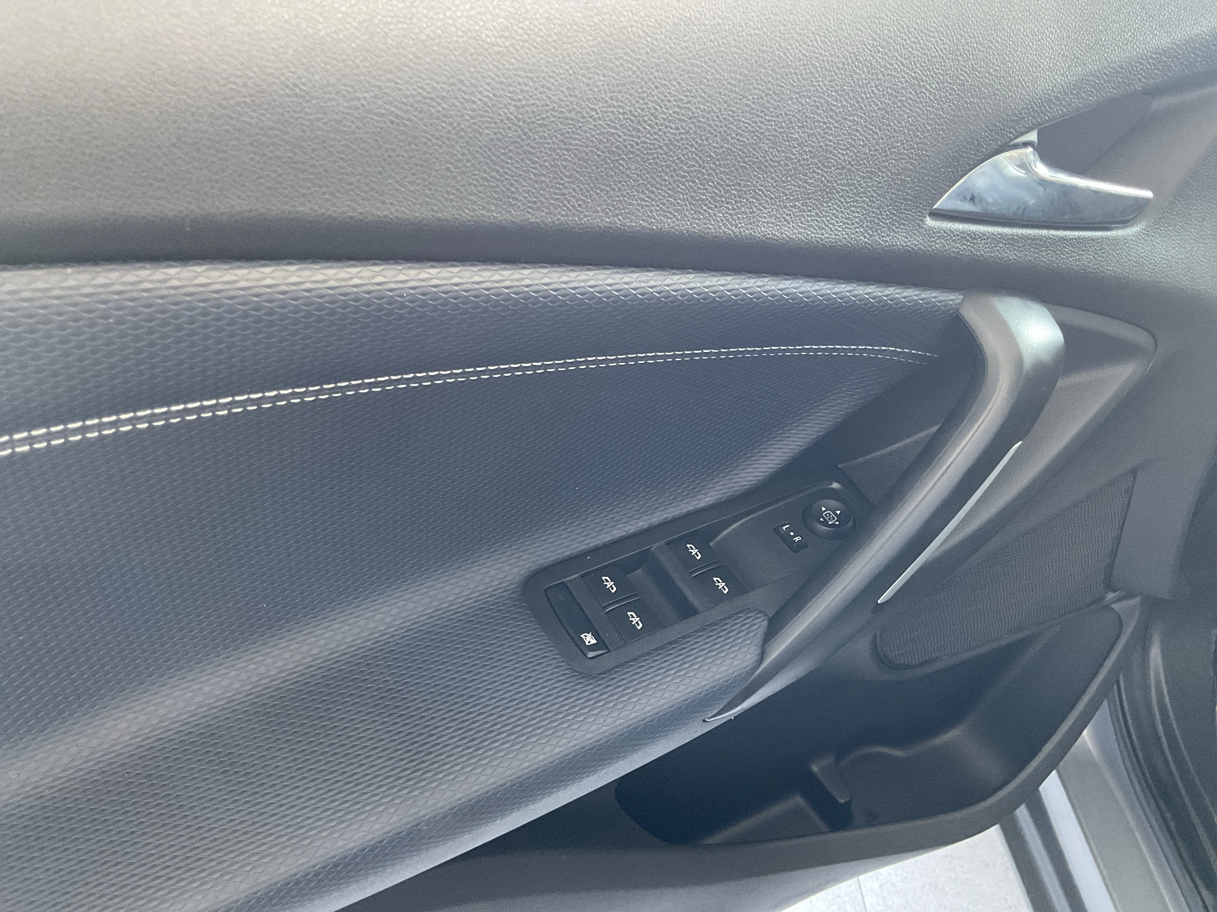 Interior 5