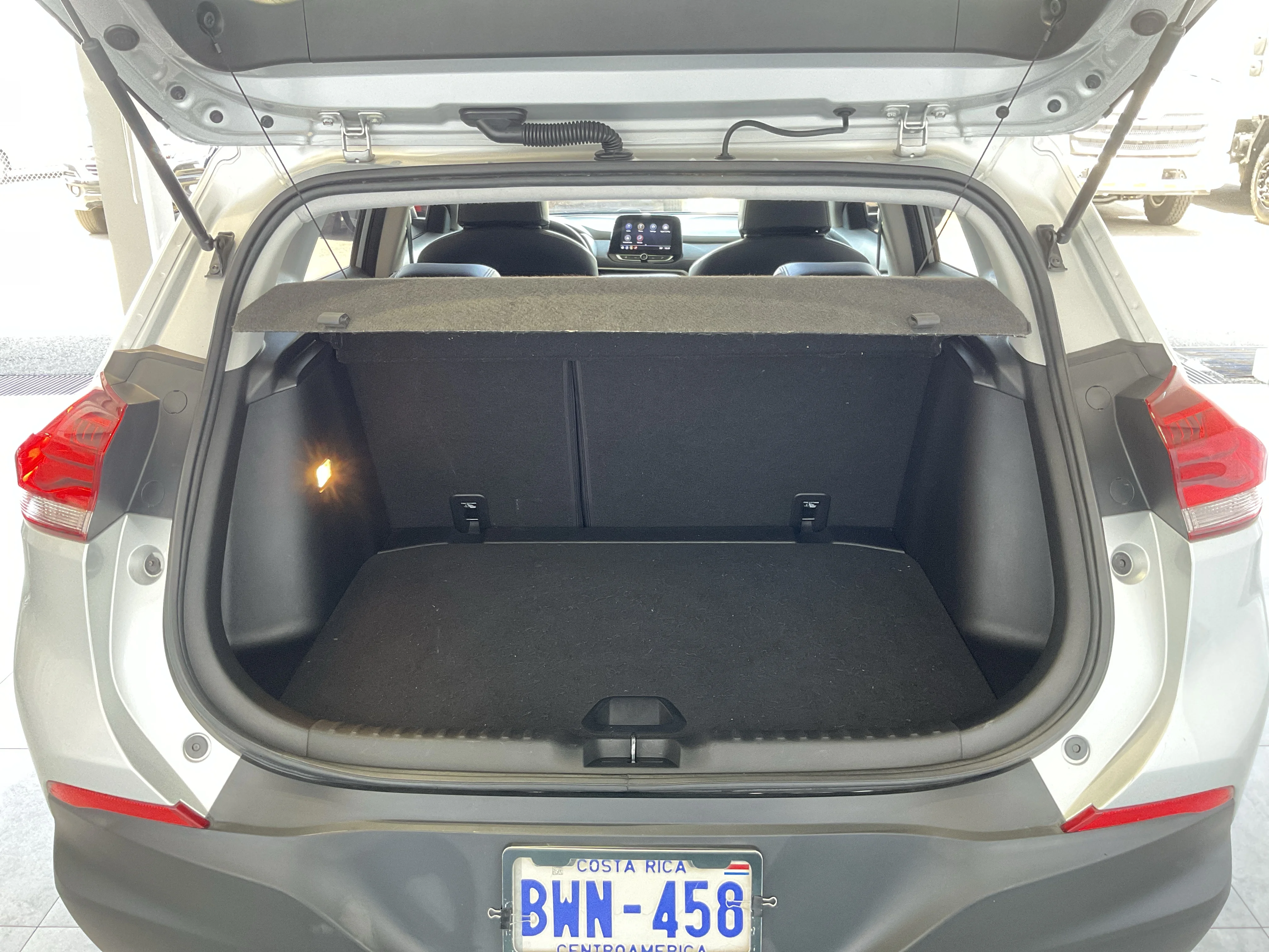 Interior 4