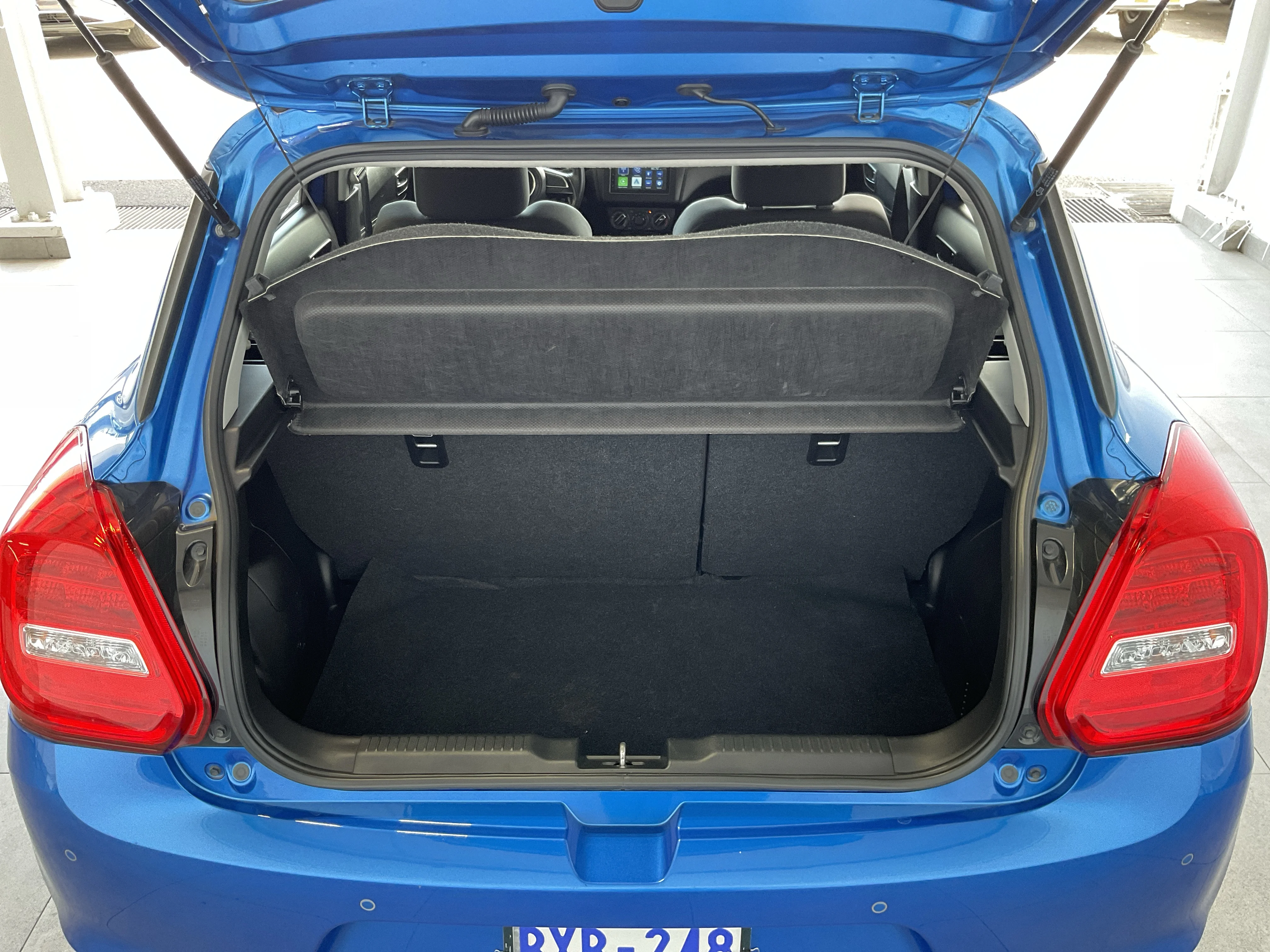 Interior 4