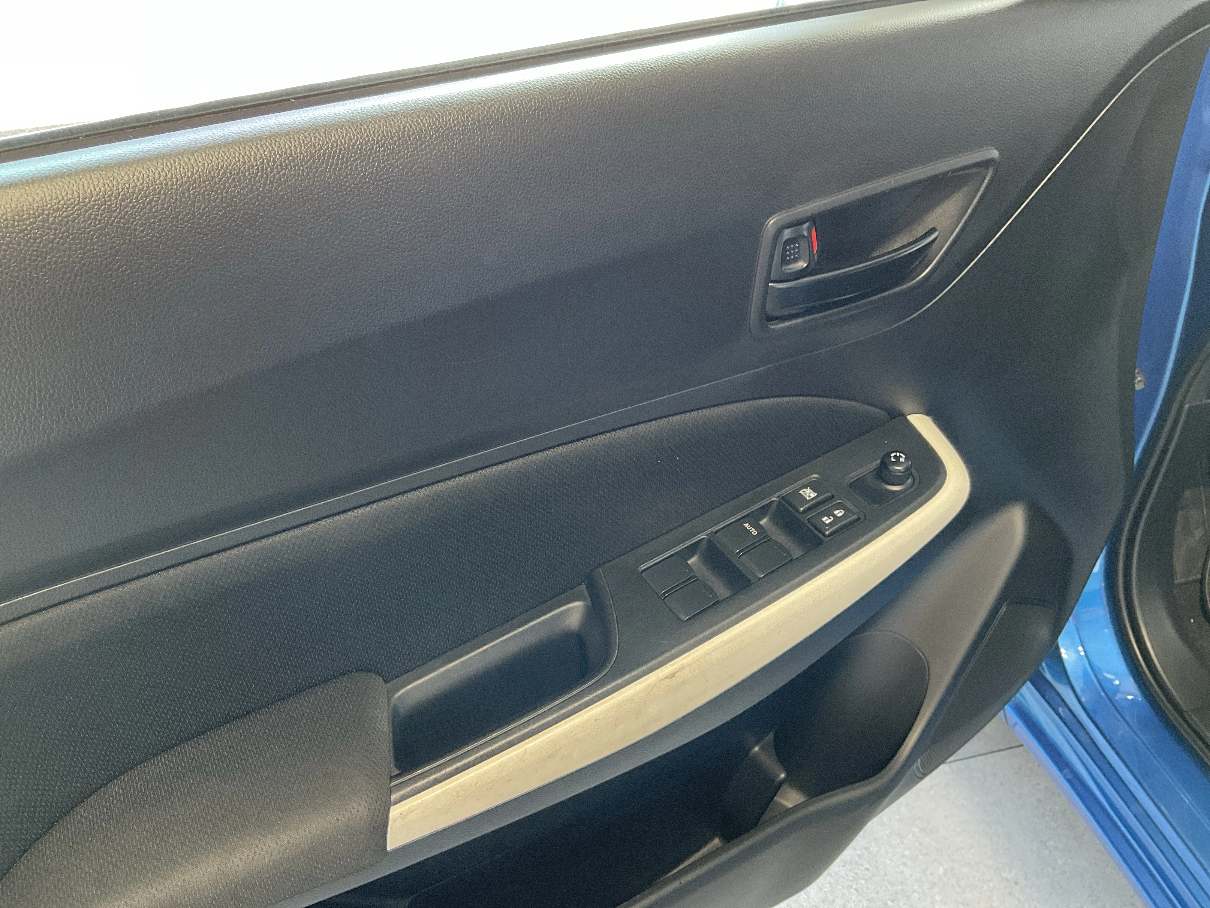 Interior 5