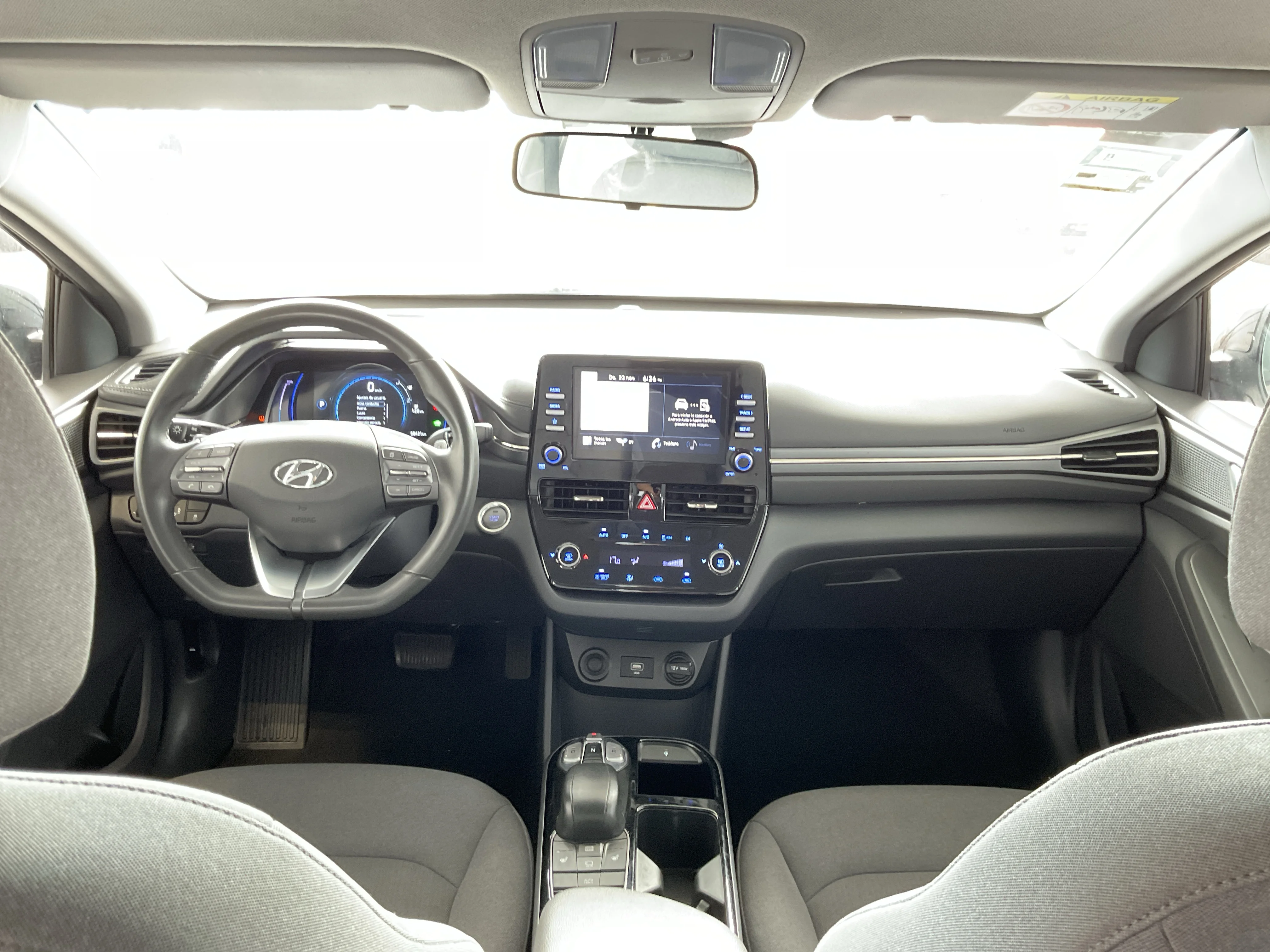 Interior 8