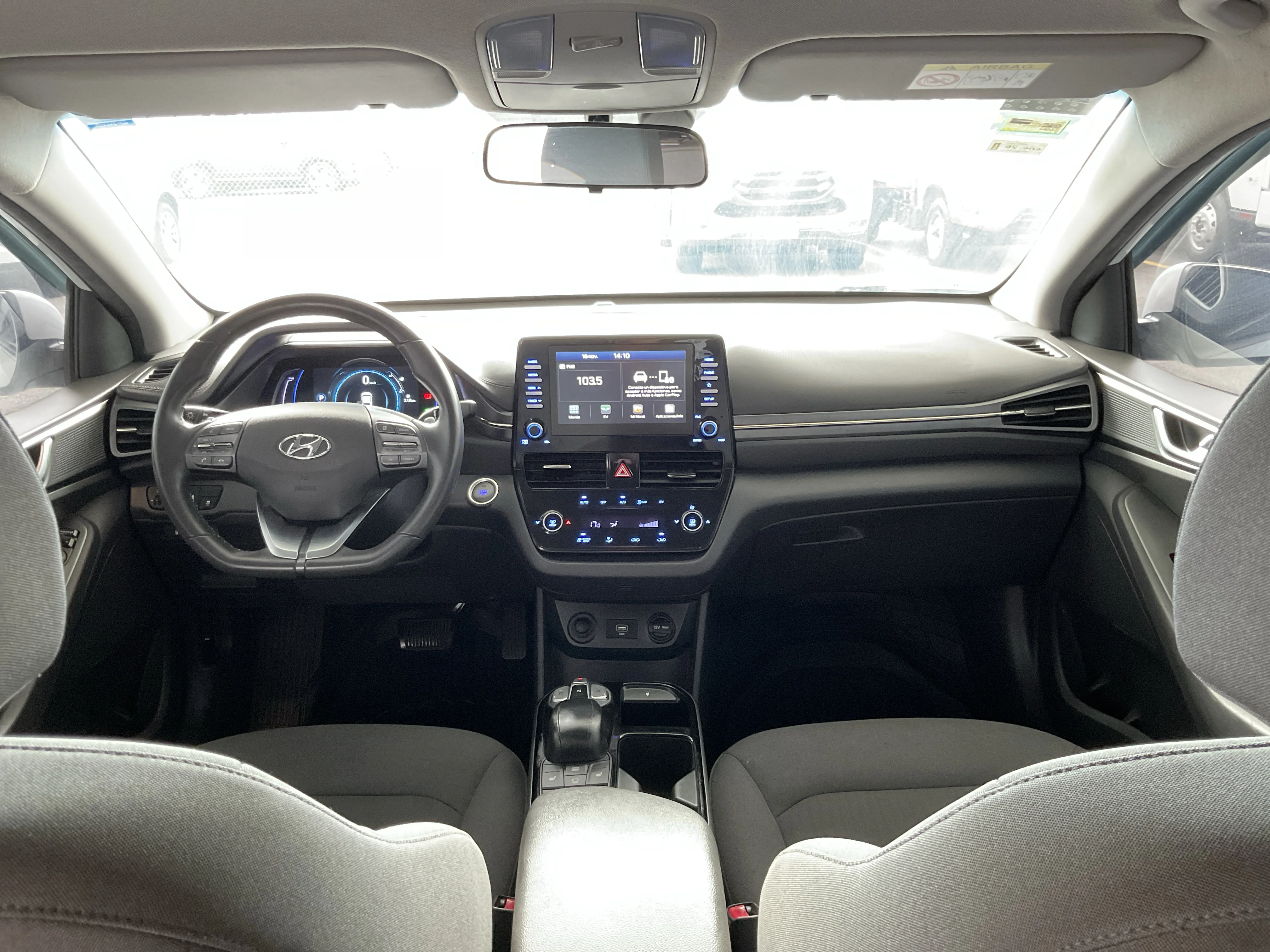 Interior 9