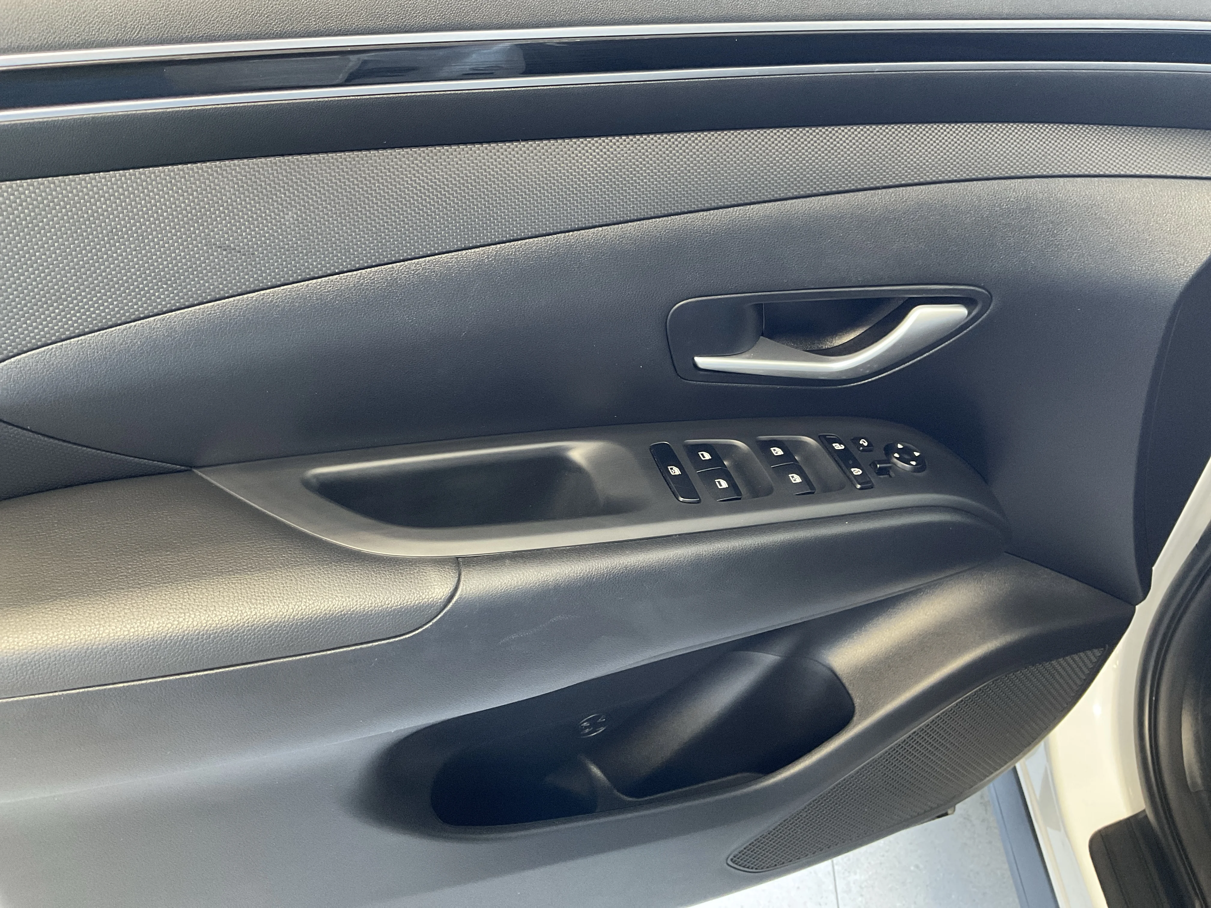 Interior 5