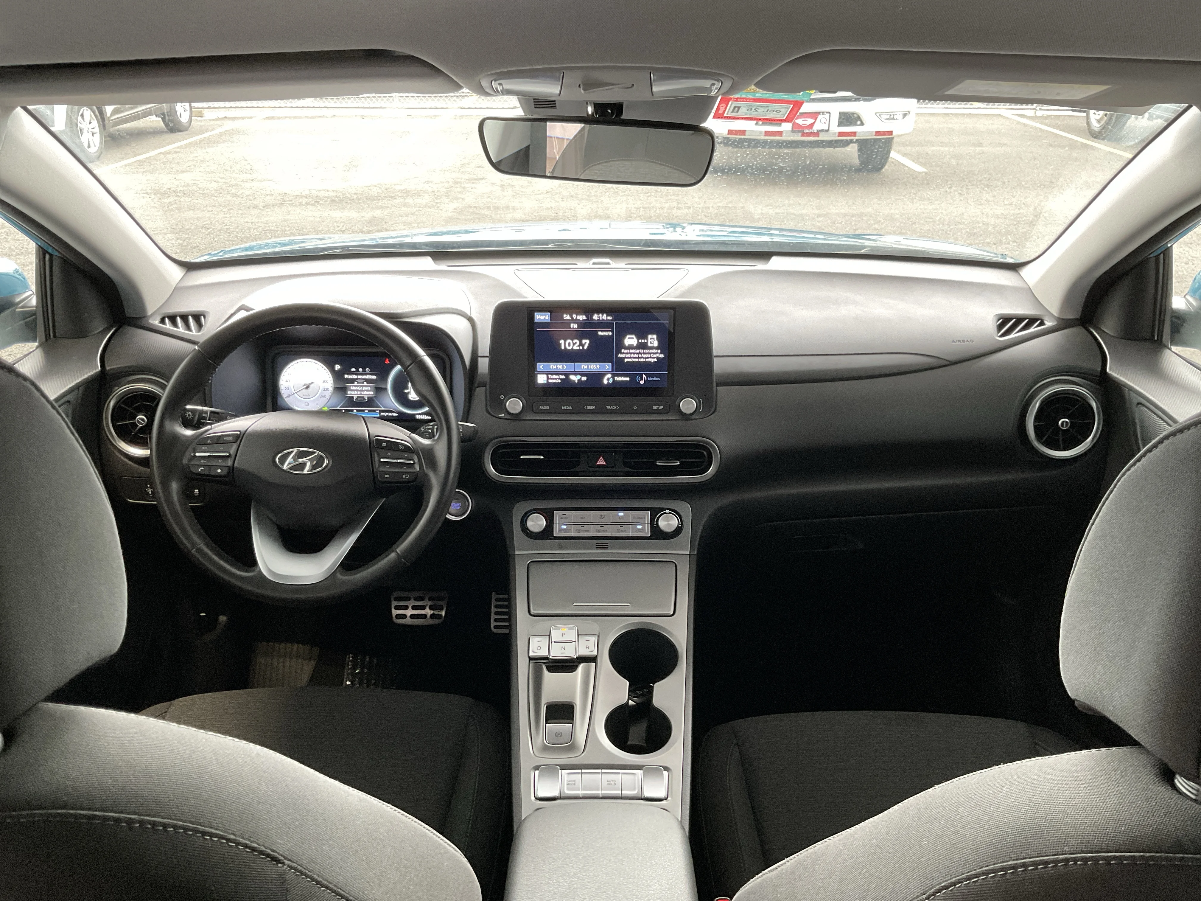 Interior 8