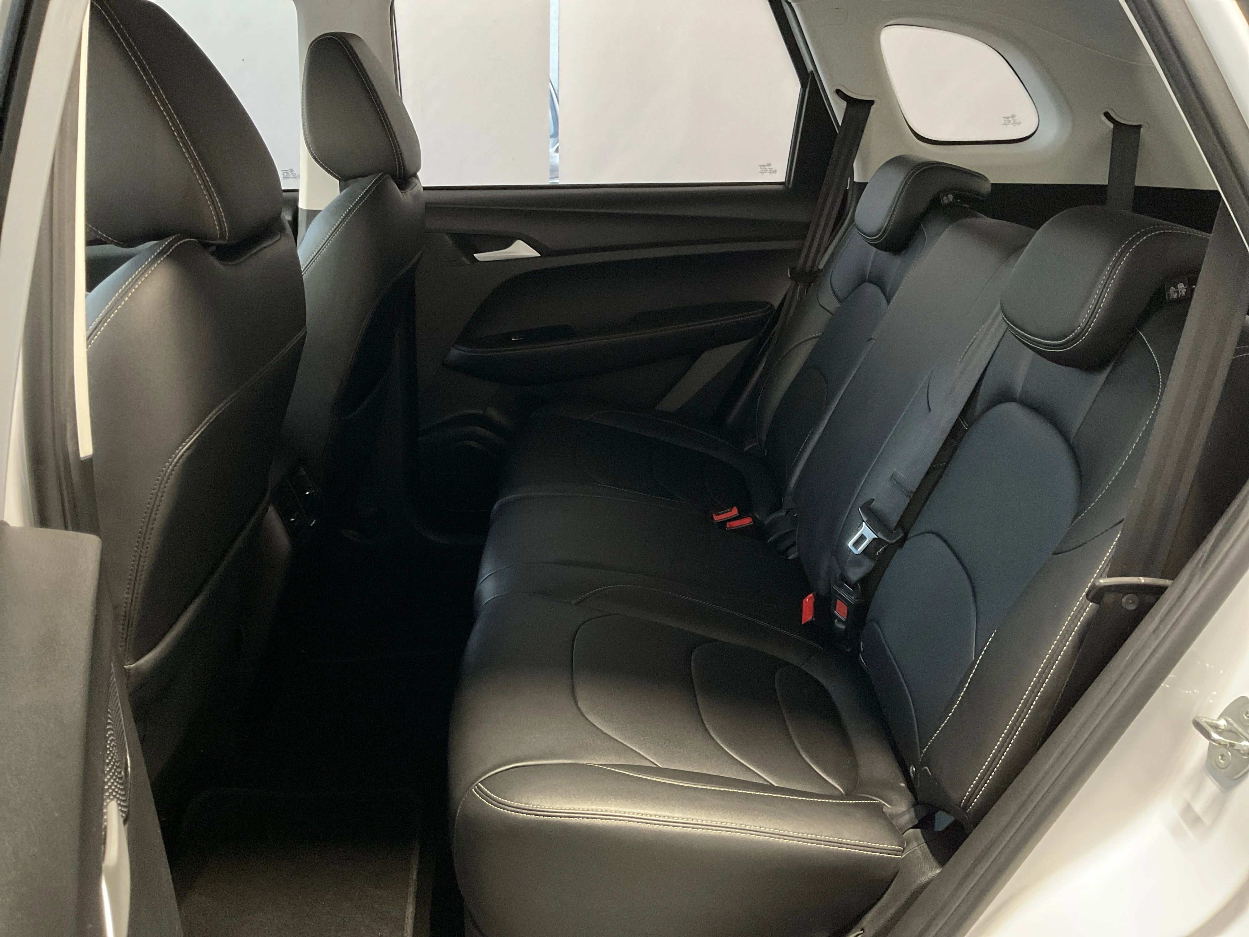 Interior 4