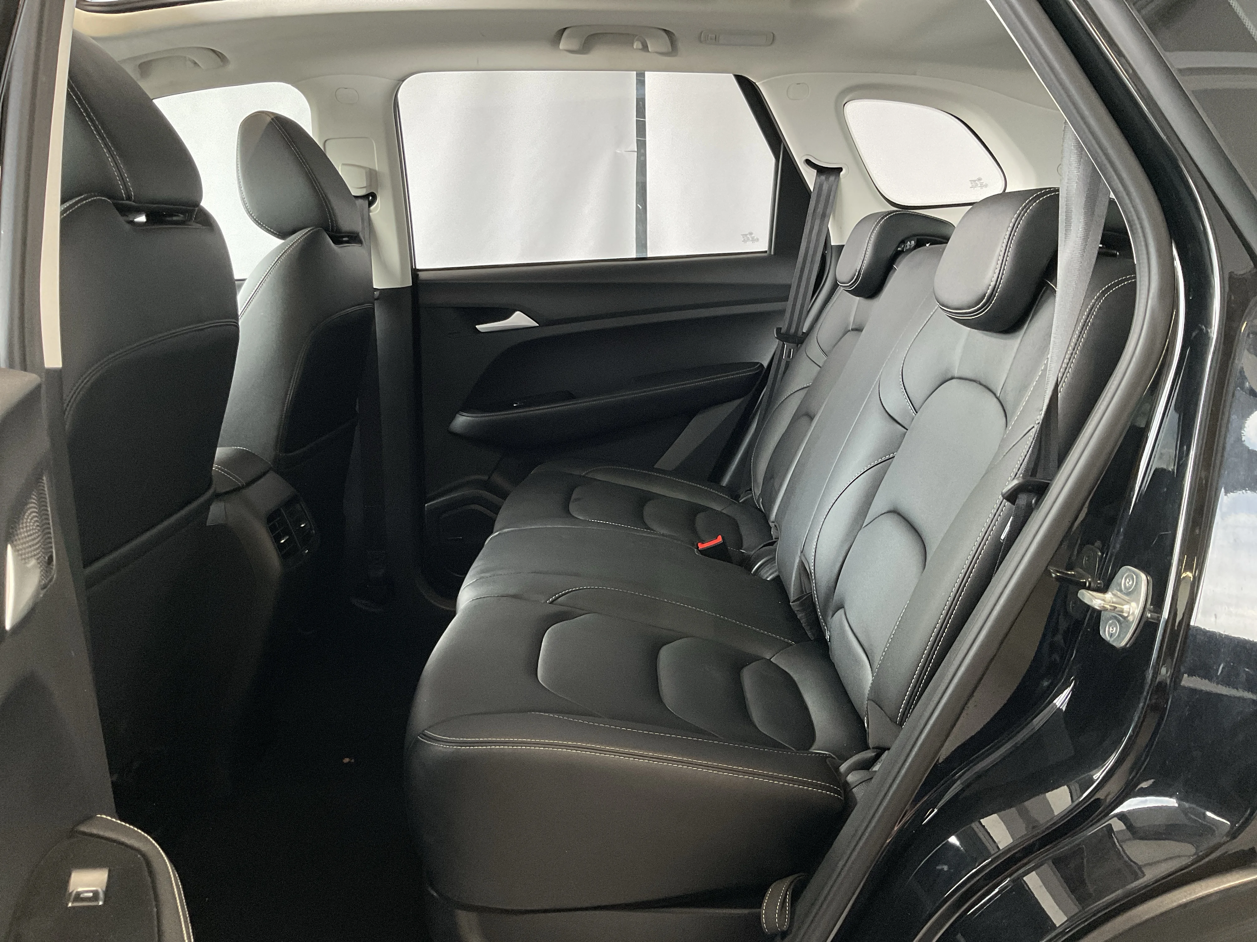 Interior 4