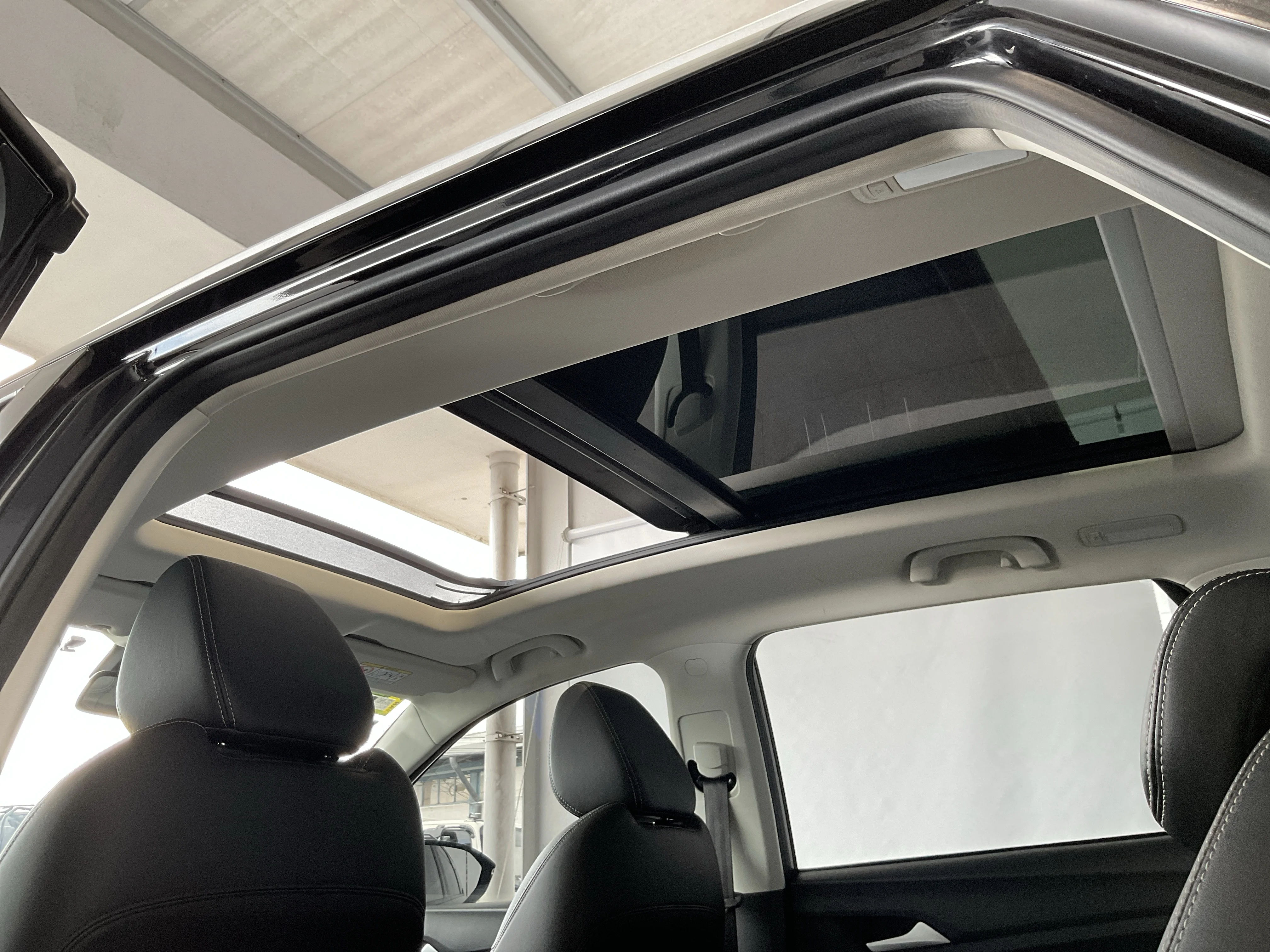 Interior 11