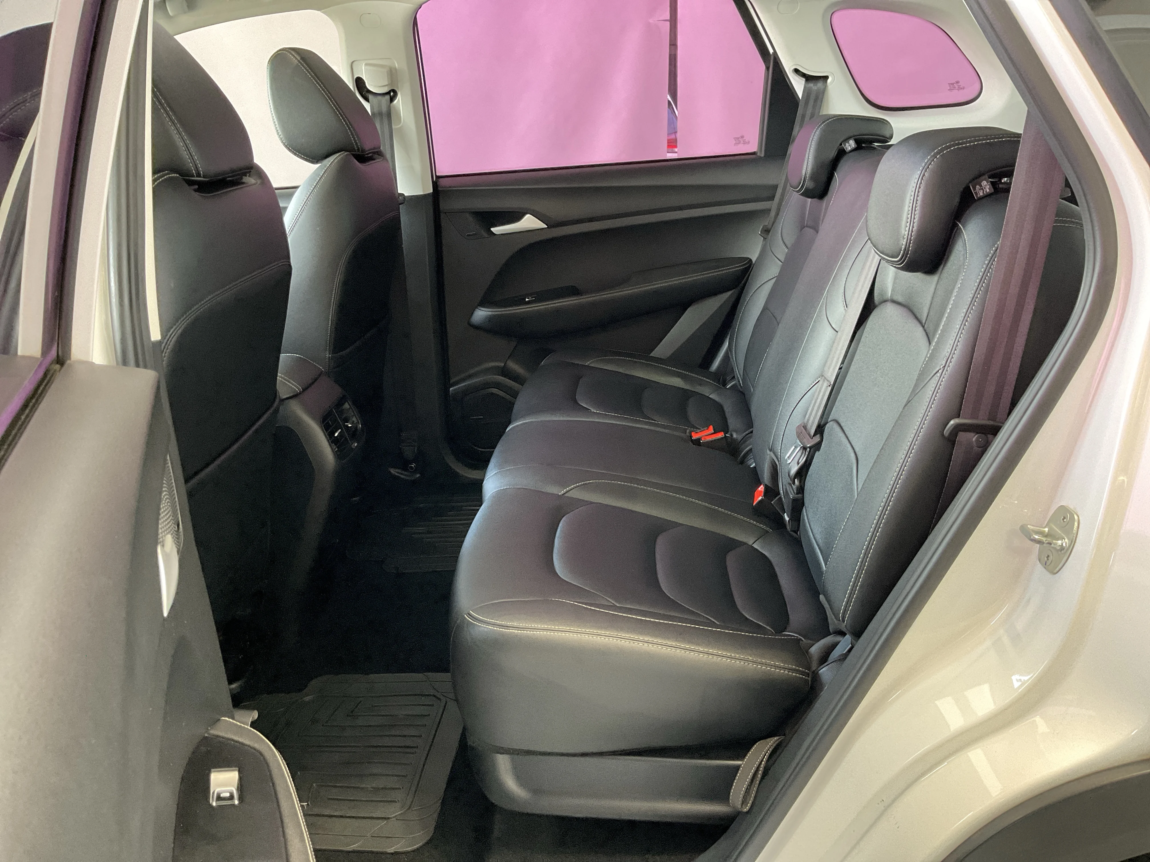 Interior 4