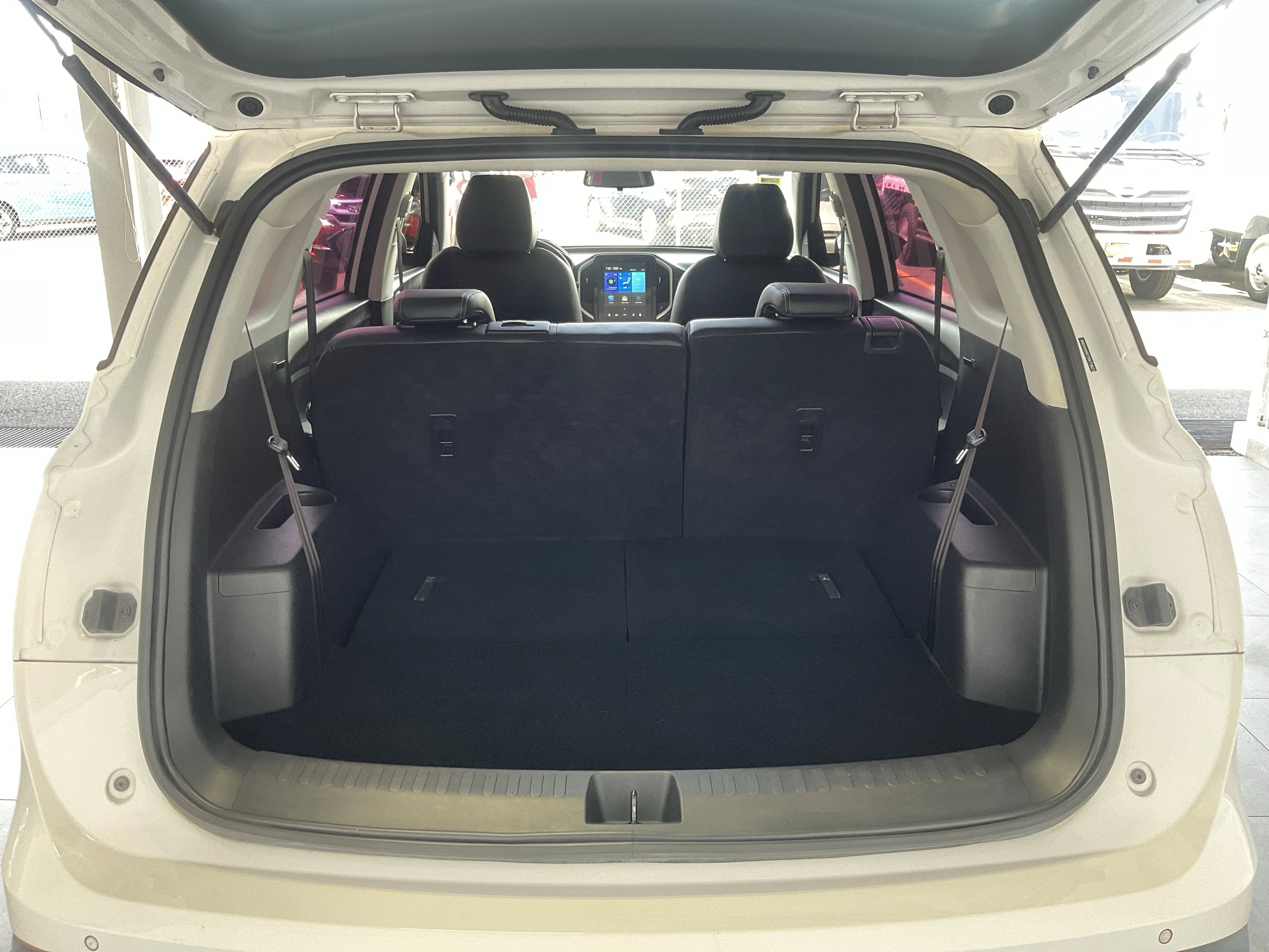 Interior 5