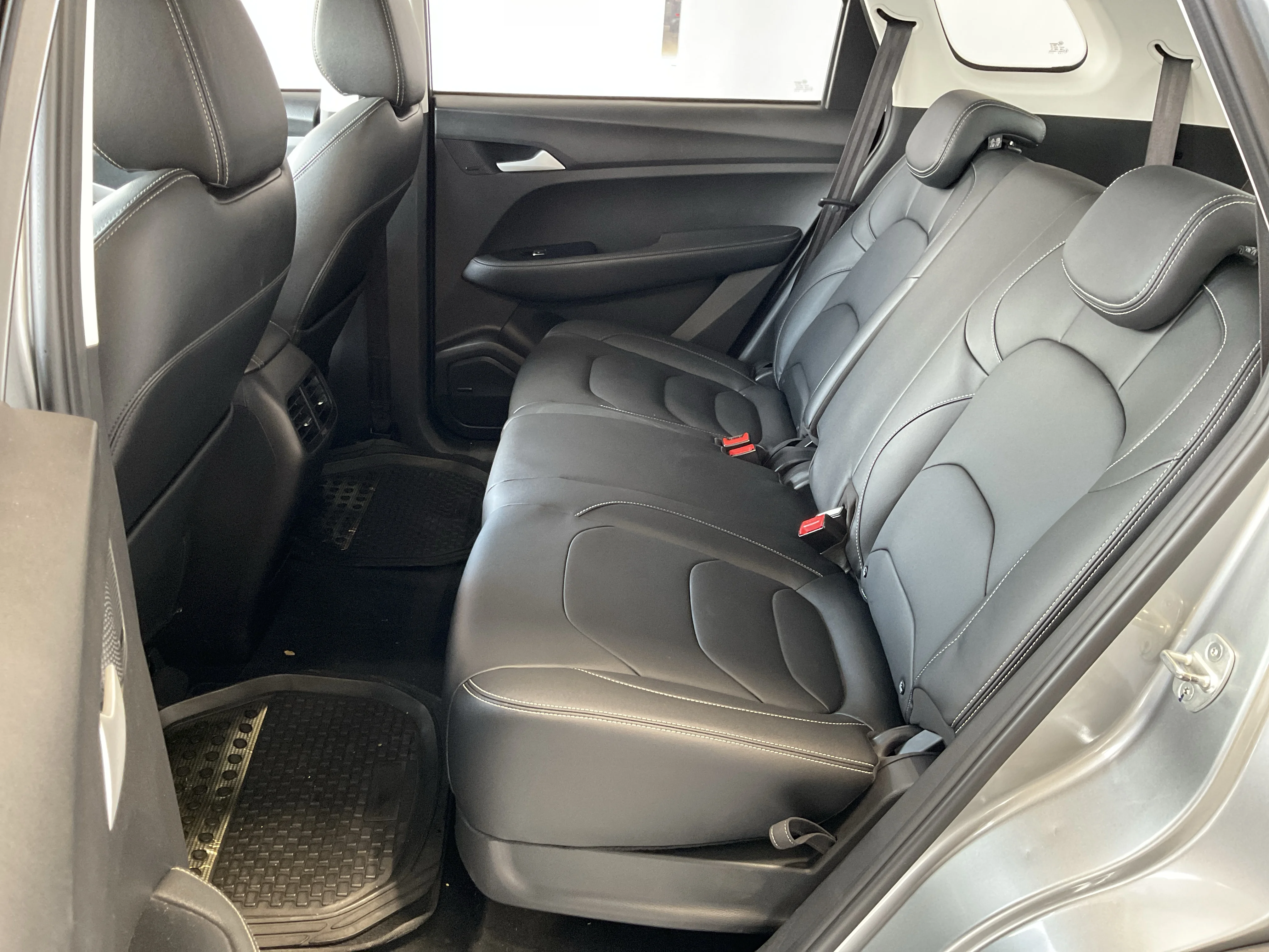 Interior 4