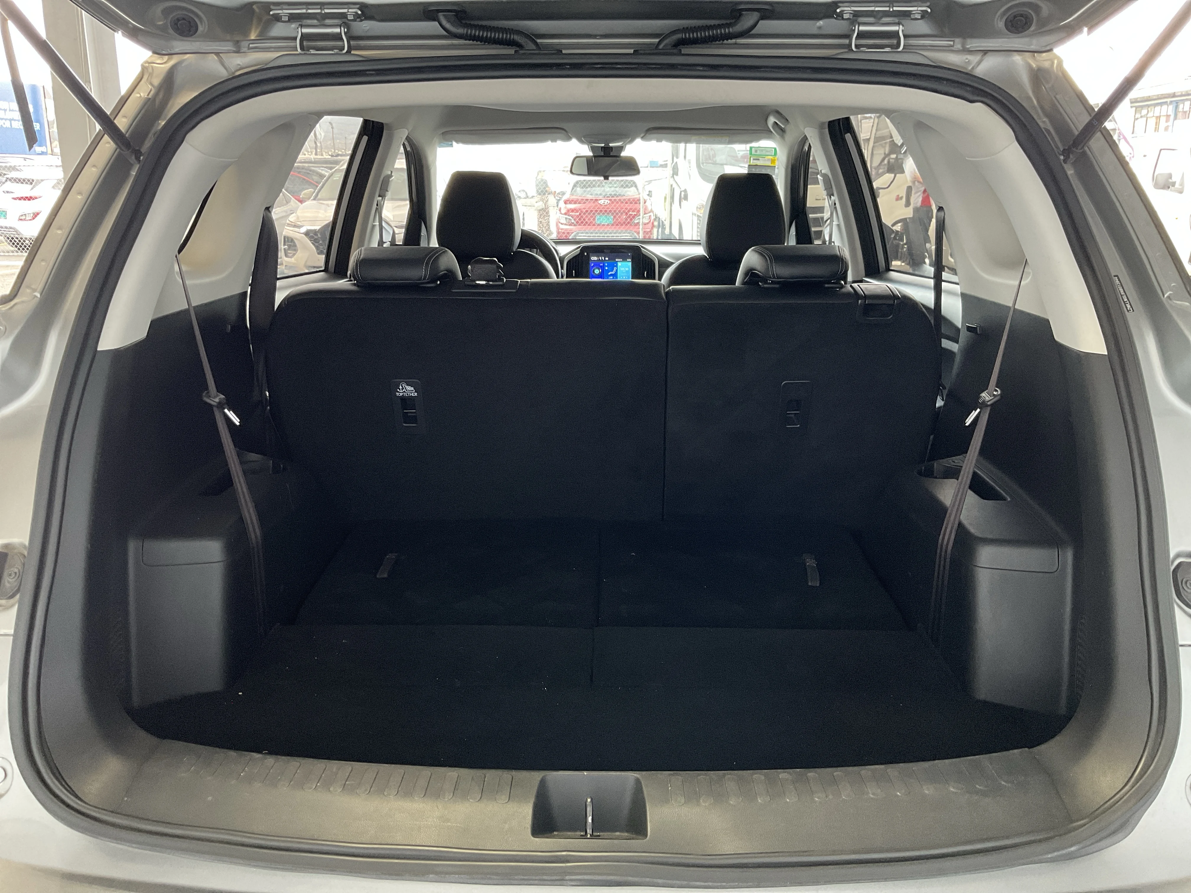 Interior 5