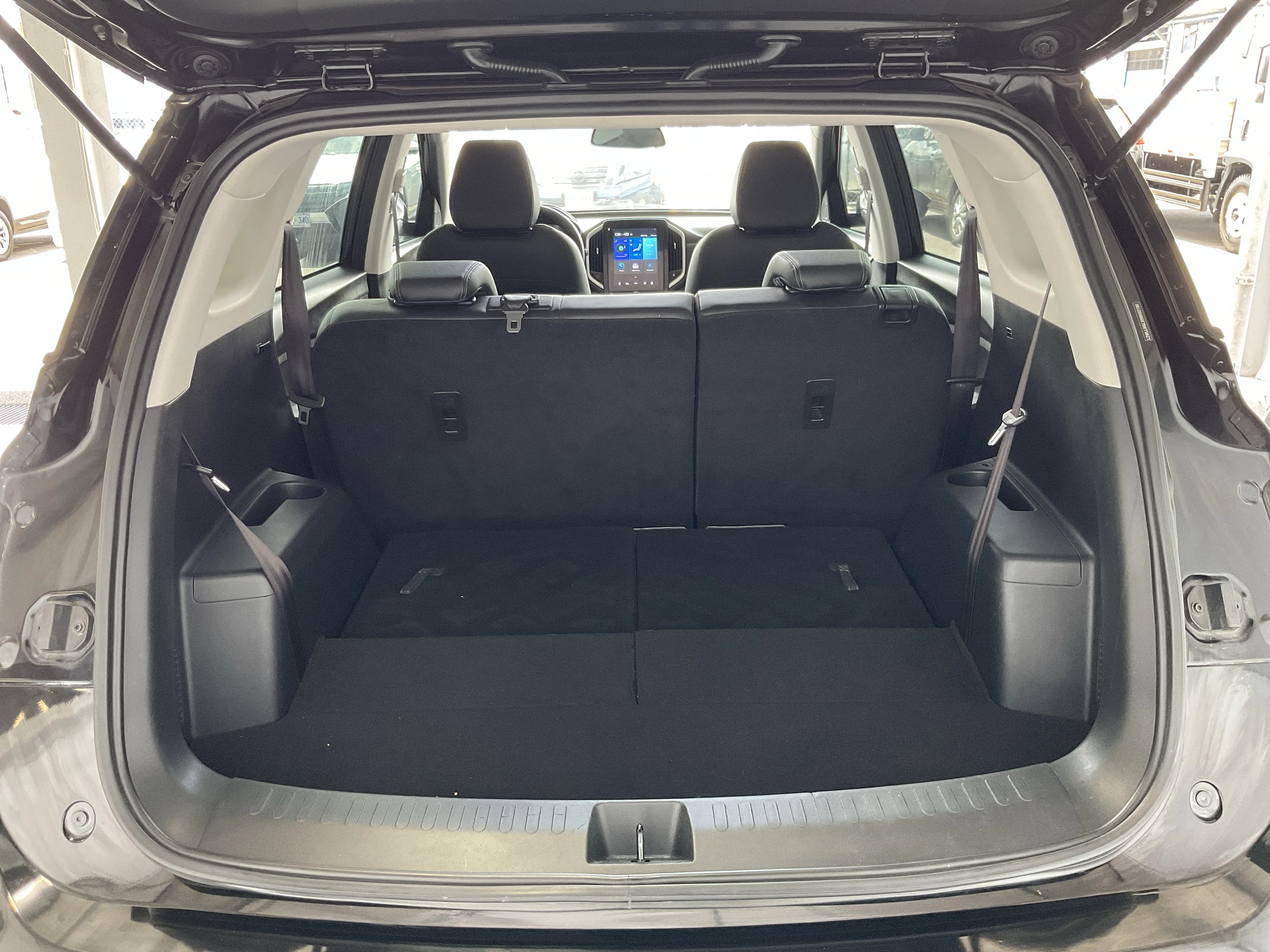Interior 5