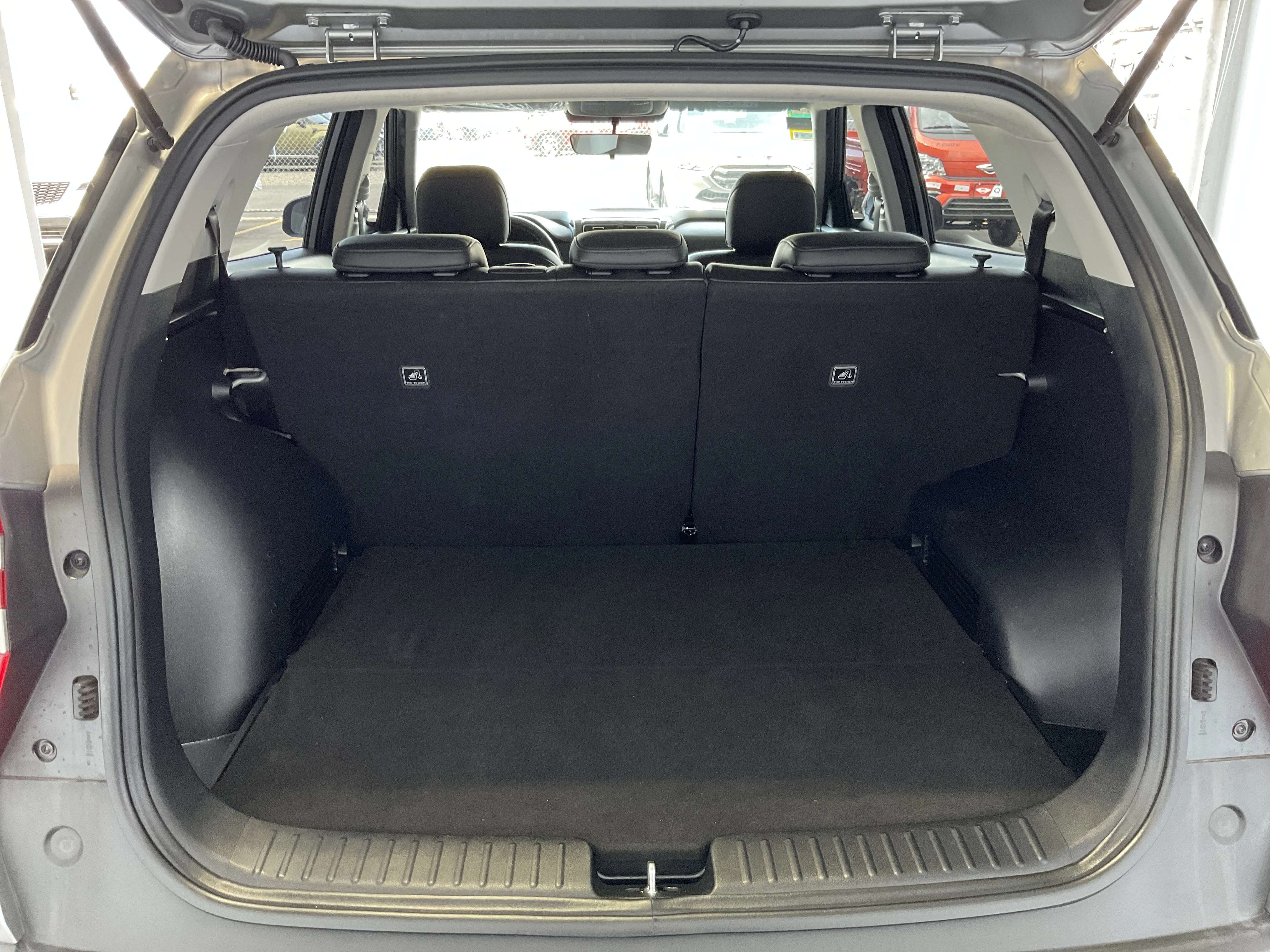 Interior 4