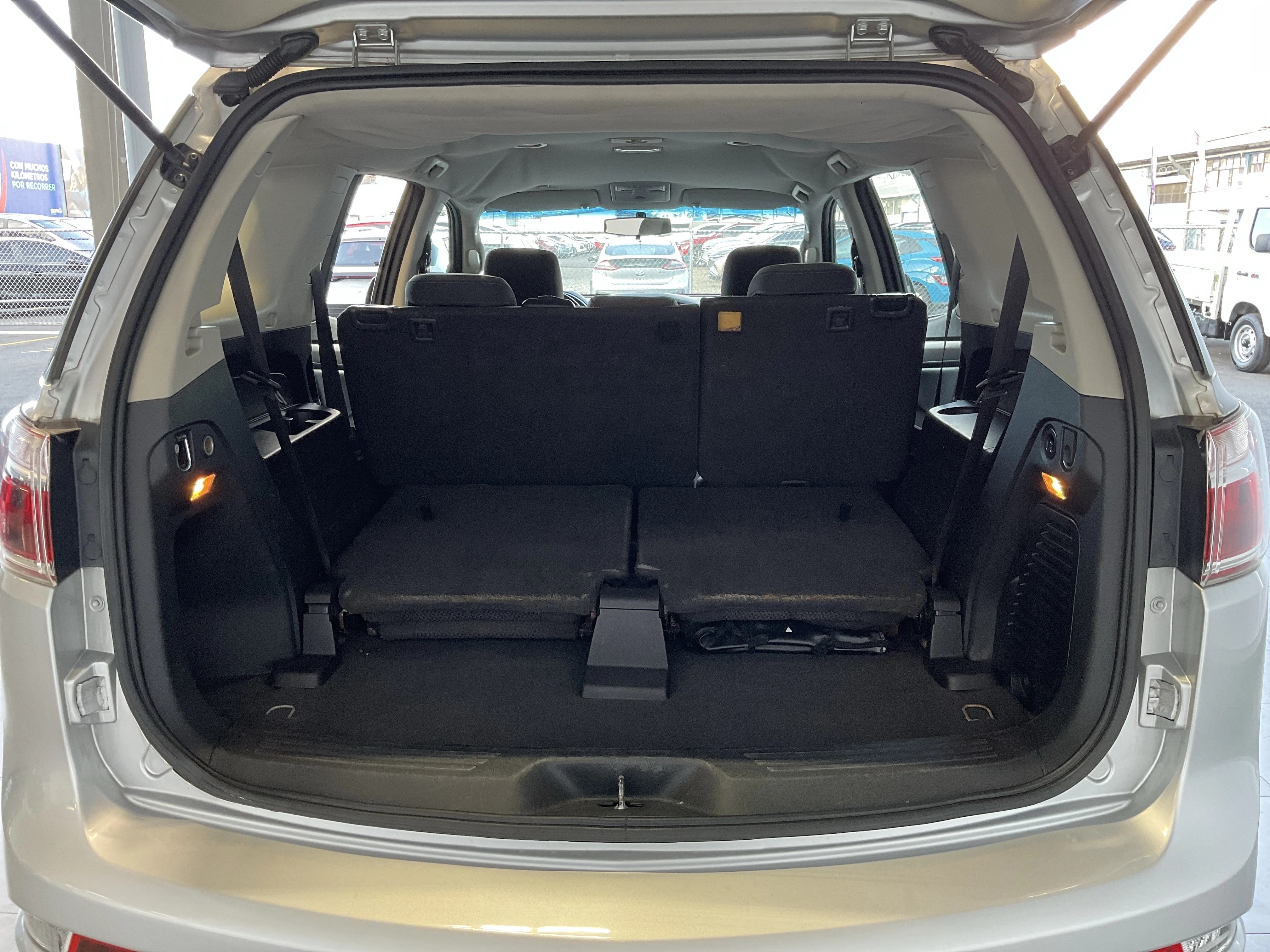 Interior 5