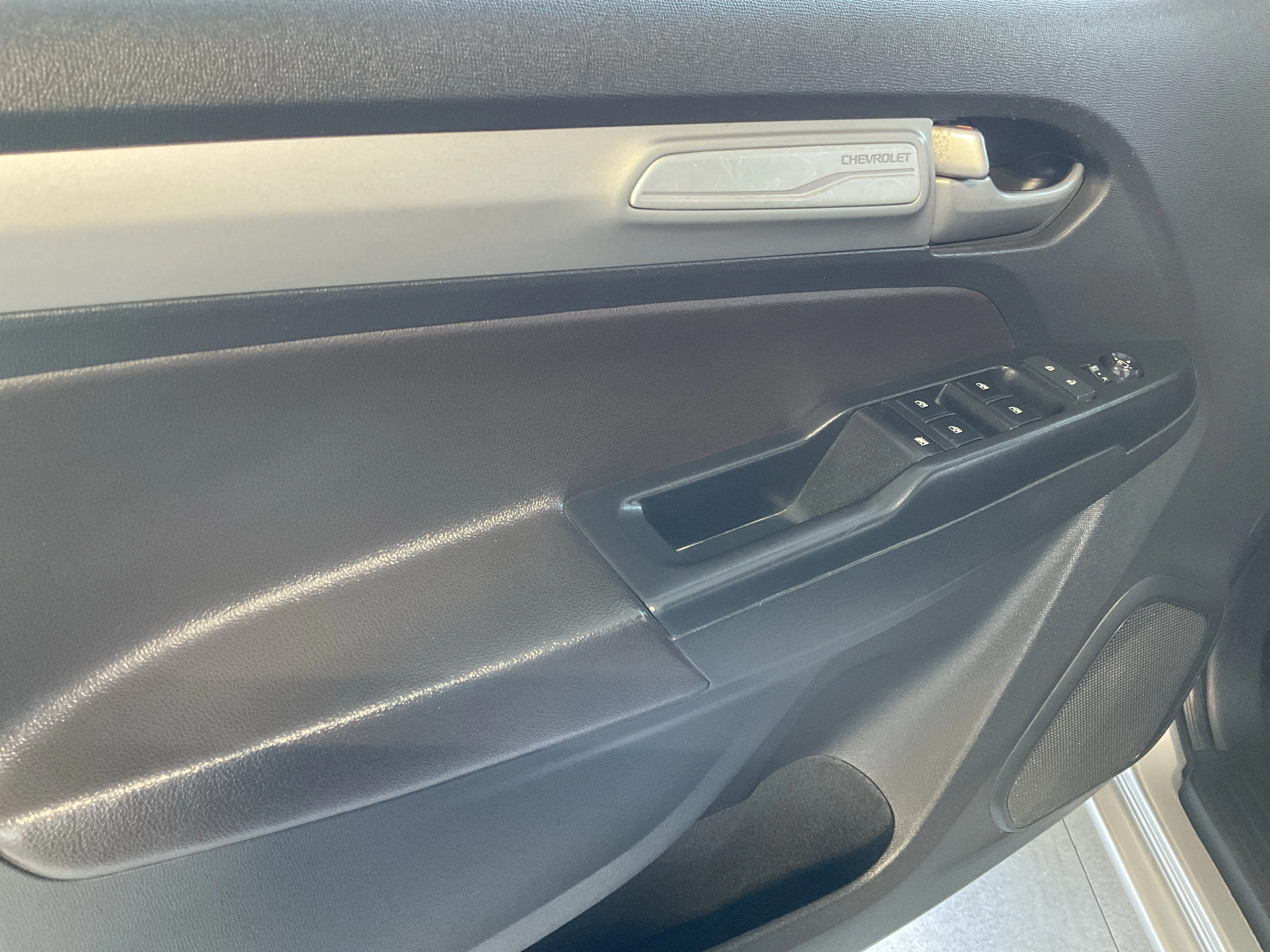Interior 6