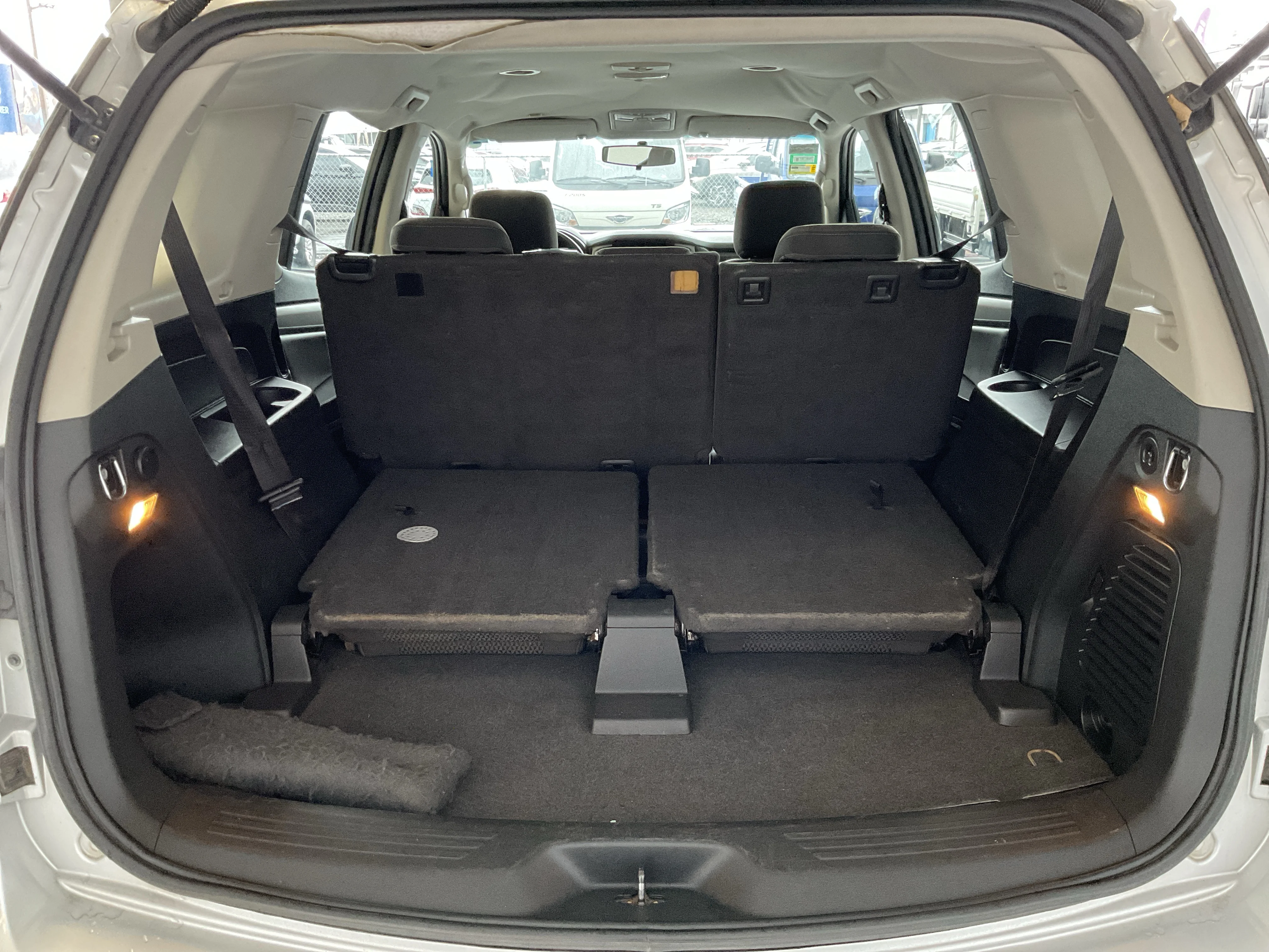 Interior 5