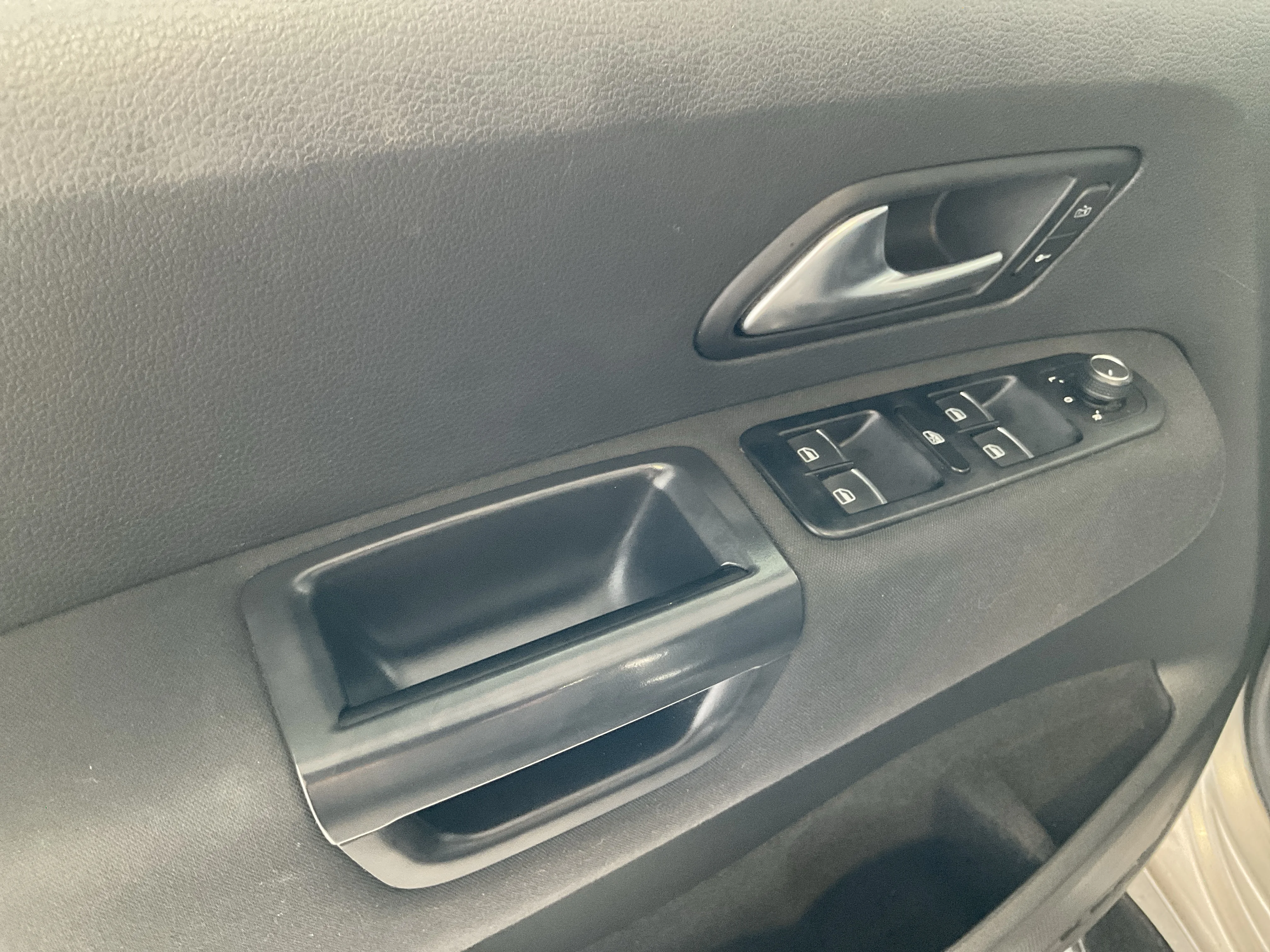 Interior 5